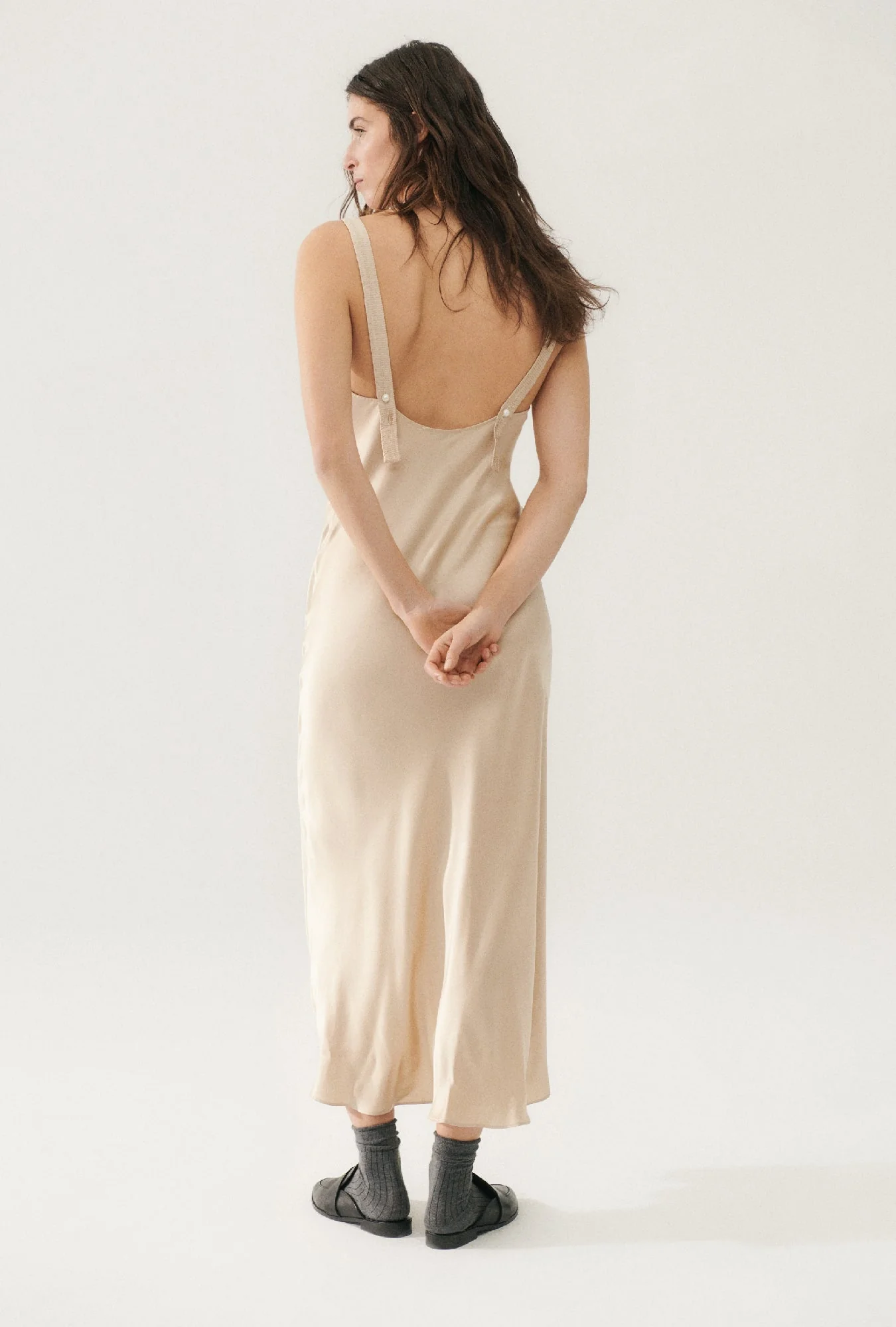 Silk Laundry DECO RUCHED DRESS - HAZELNUT - Image 5