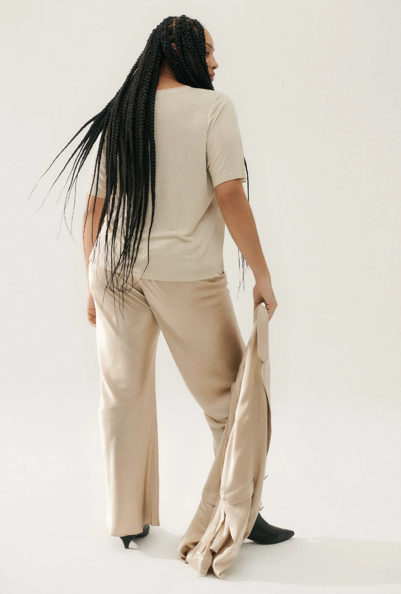 Silk Laundry RIBBED T-SHIRT - HAZELNUT - Image 4