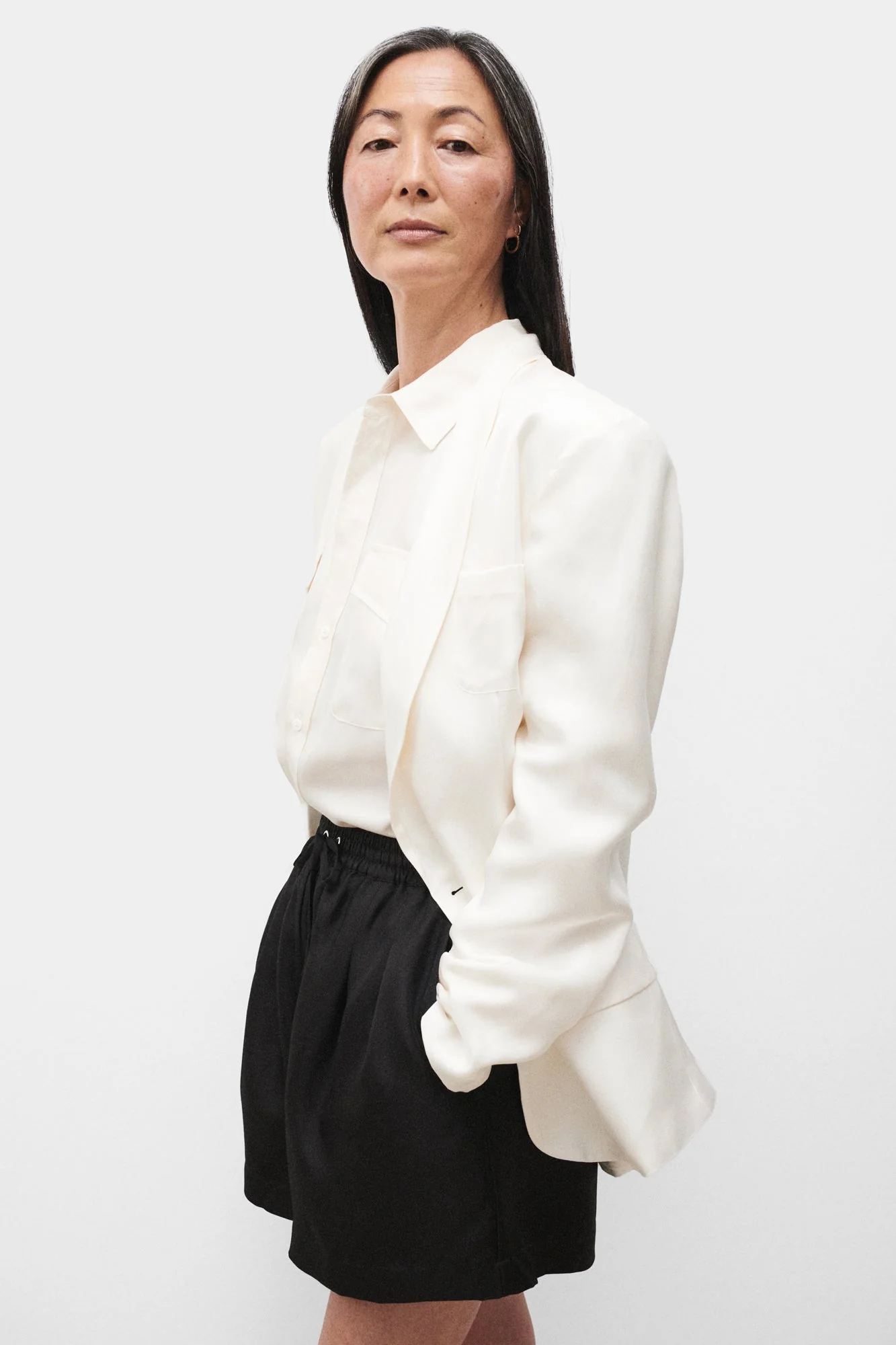 Silk Laundry TWILL SLOUCH SHORTS - BLACK - Image 3