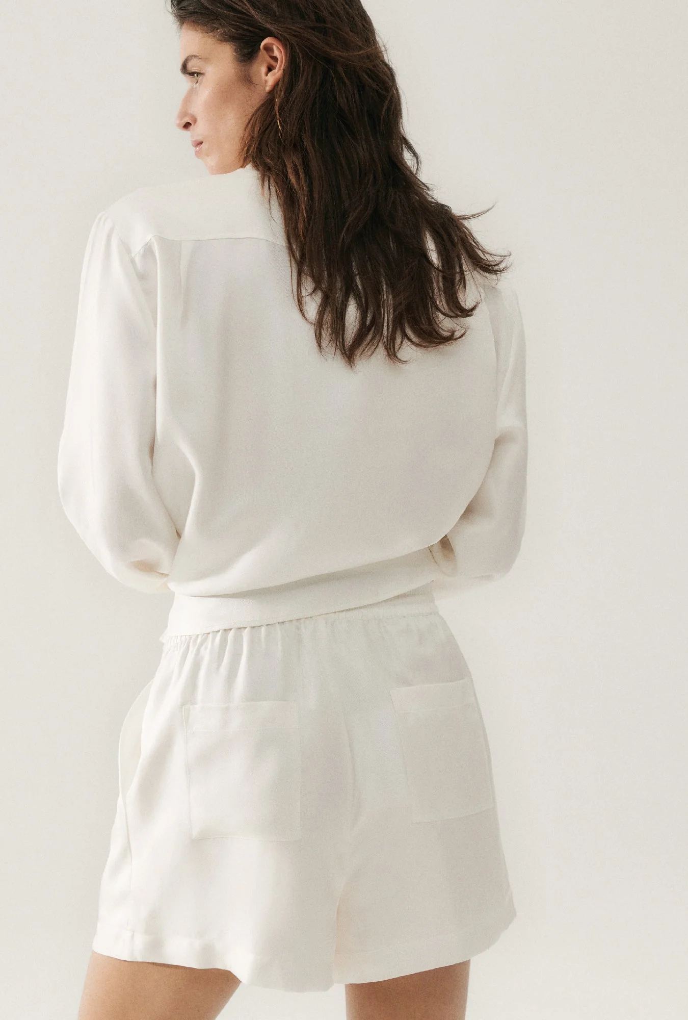 Silk Laundry Twill Slouch Shorts - White - Image 3