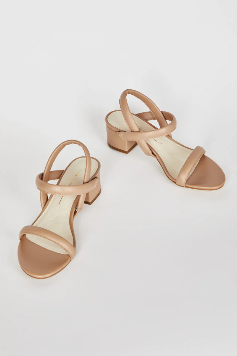 "INTENTIONALLY __________." KIMI HEEL - black - Image 3
