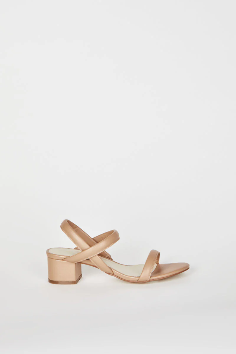 "INTENTIONALLY __________." KIMI HEEL - black - Image 6