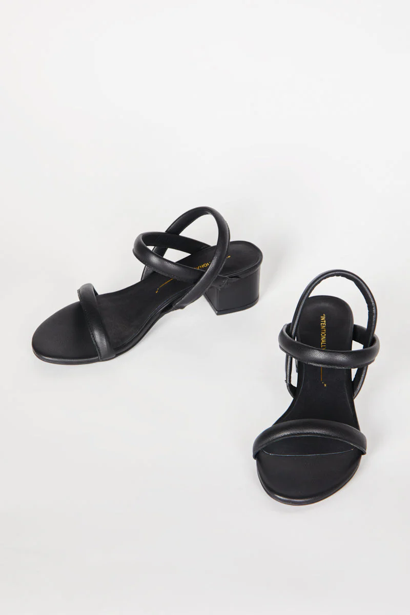 "INTENTIONALLY __________." KIMI HEEL - black - Image 7