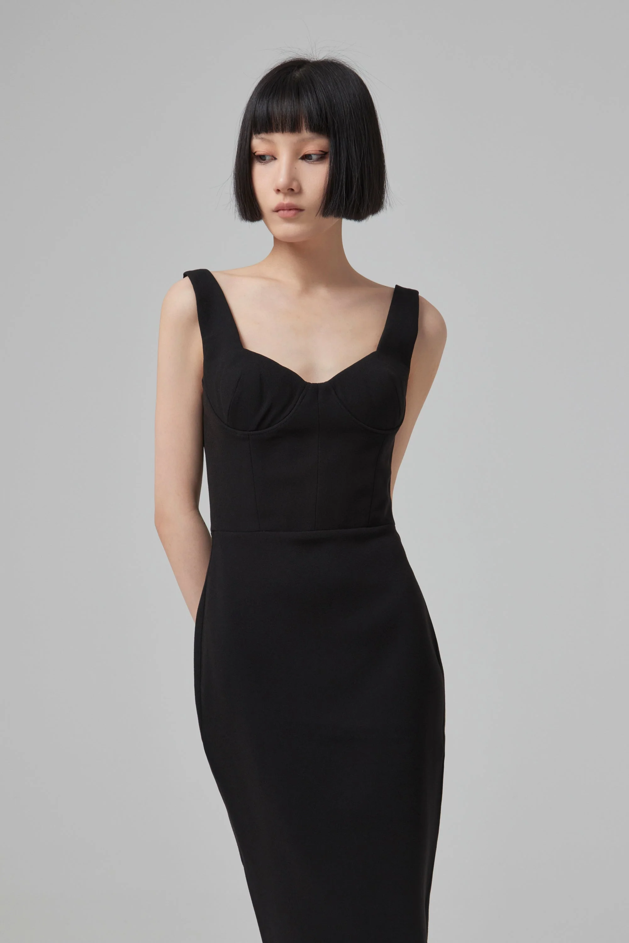 ALEX PERRY PAGETT STRETCH CREPE SWEETH - Black - Image 4
