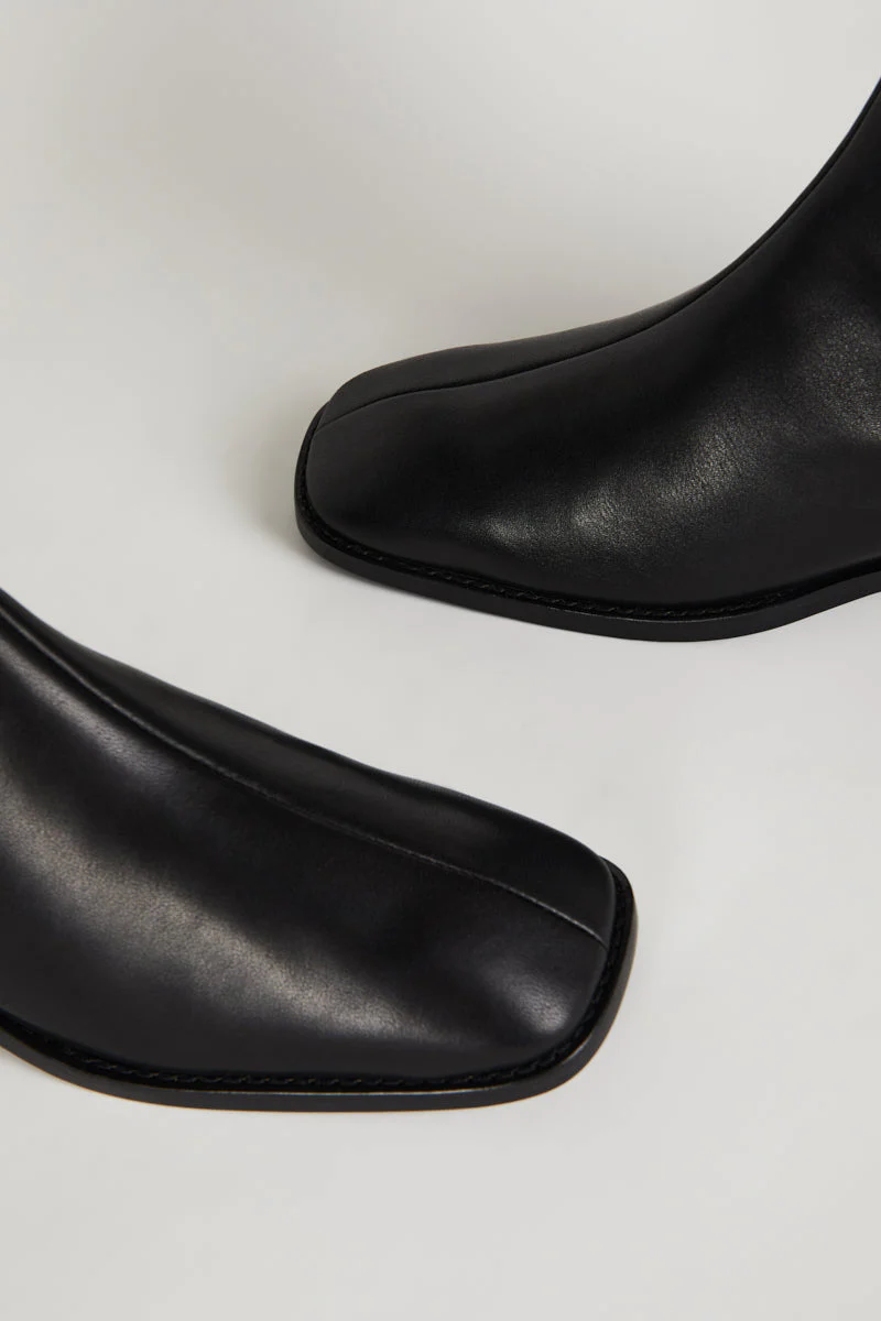 "INTENTIONALLY __________." TOUR LEATHER BOOT - Black/Brown - Image 10