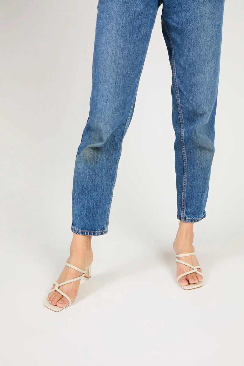 "INTENTIONALLY __________." WILLOW HEELED SANDAL - Black/Cream
