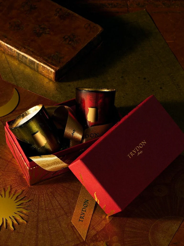 Trudon Duo Lucem Gloria and Gabriel Candle - Green/Red - Image 2
