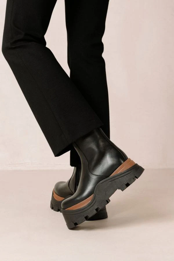 Alohas Sapphire Nutty Leather Ankle Boots - Black - Image 3