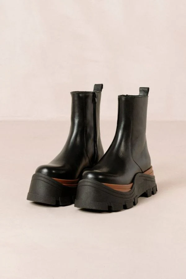 Alohas Sapphire Nutty Leather Ankle Boots - Black - Image 4
