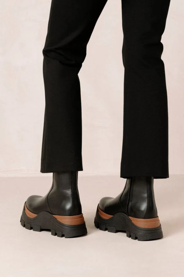 Alohas Sapphire Nutty Leather Ankle Boots - Black - Image 7