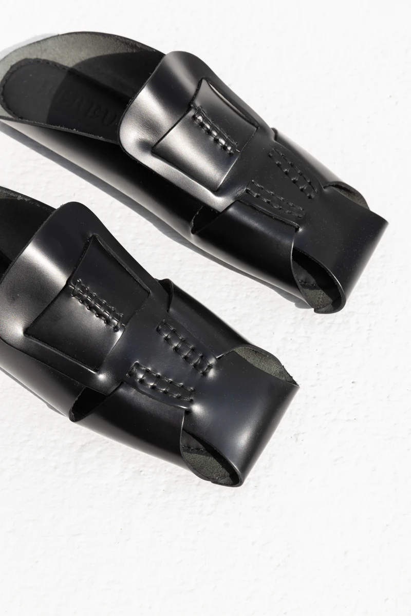 HEREU MUNTANA FLAT MULE - BLACK - Image 2