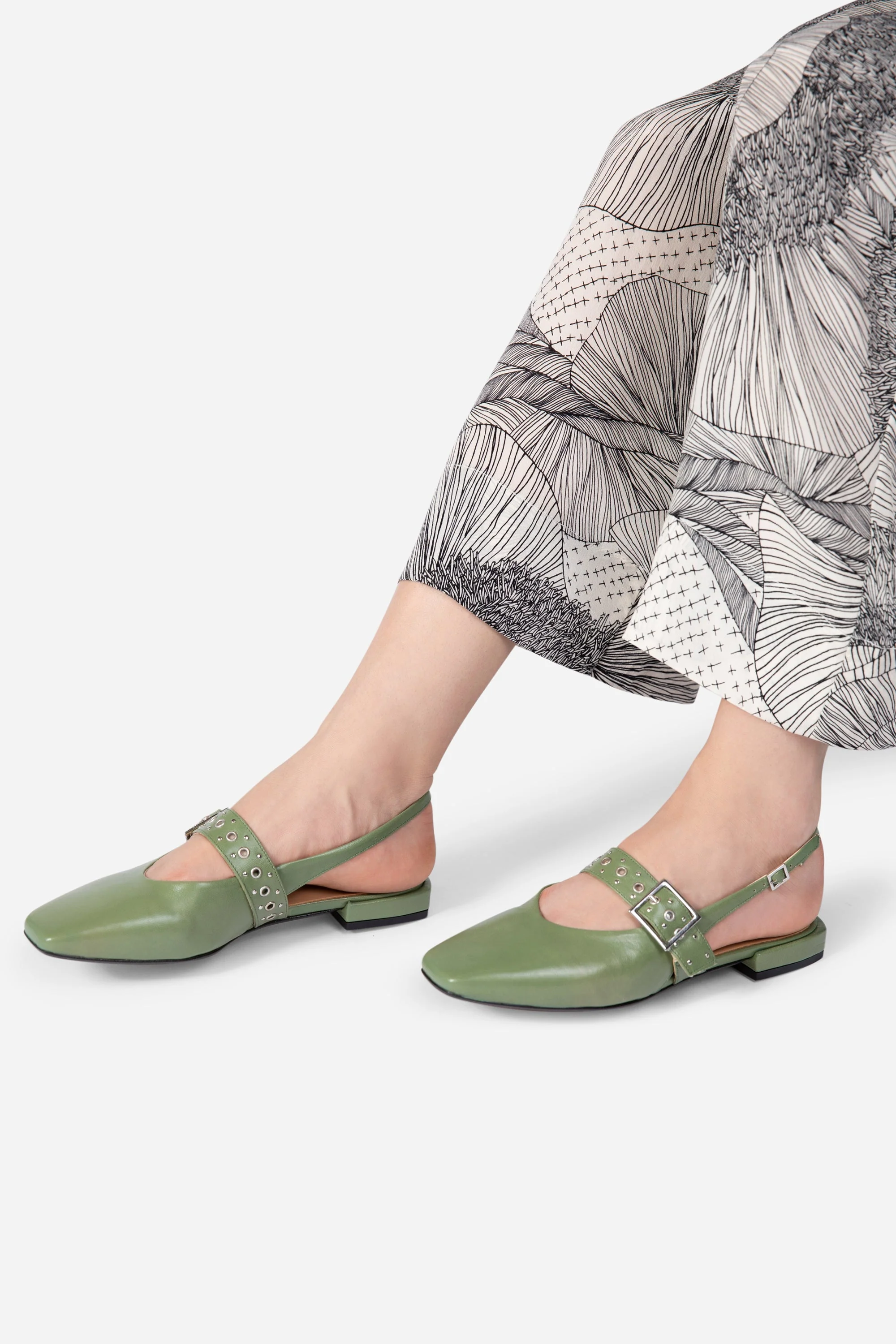 "INTENTIONALLY __________." PEARL SLINGBACK NATURAL SOLE BALLET FLAT - Red/Cream - Image 8