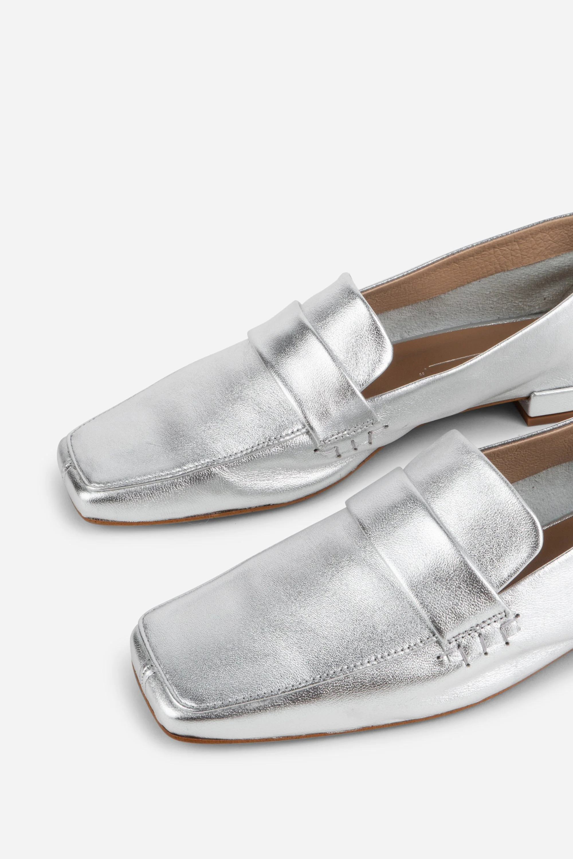 "INTENTIONALLY __________." PINKY LOAFER - Multi - Image 10