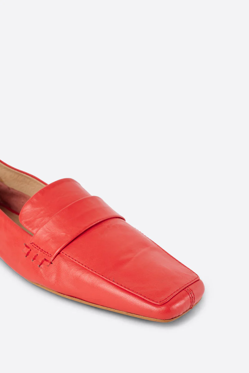 "INTENTIONALLY __________." PINKY LOAFER - Multi - Image 16