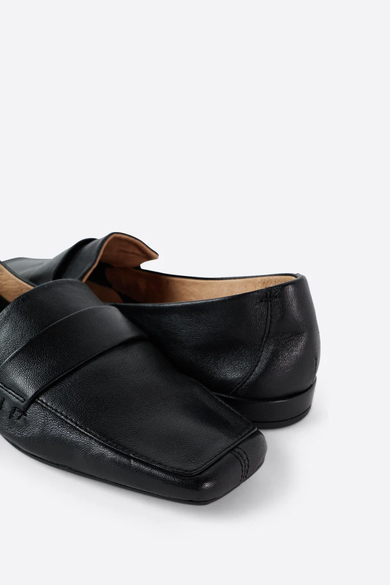 "INTENTIONALLY __________." PINKY LOAFER - Multi - Image 21