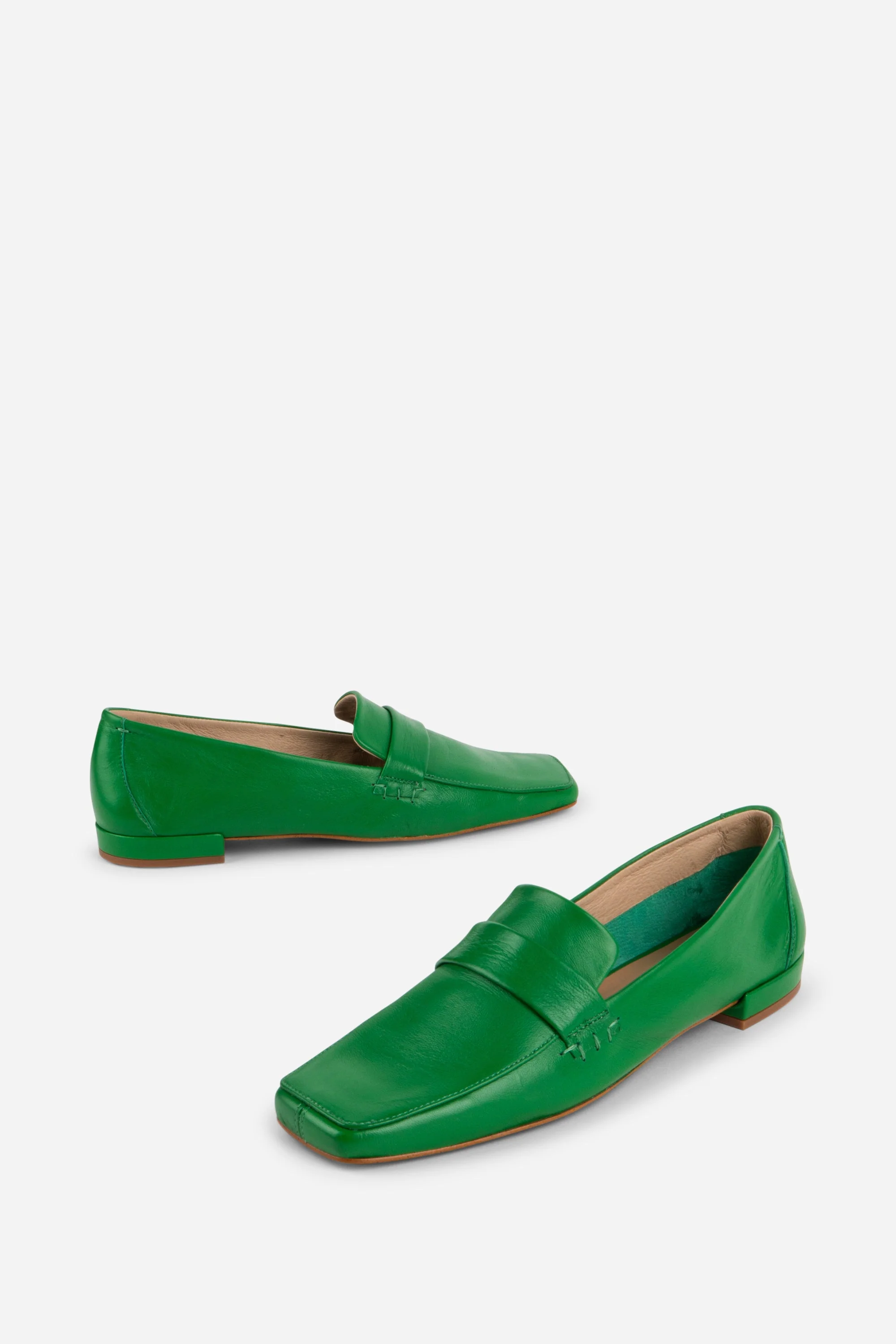 "INTENTIONALLY __________." PINKY LOAFER - Multi - Image 3