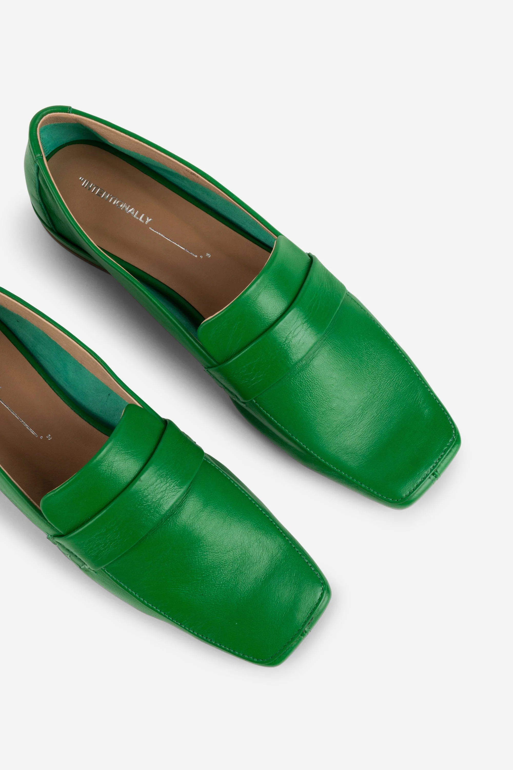 "INTENTIONALLY __________." PINKY LOAFER - Multi - Image 4