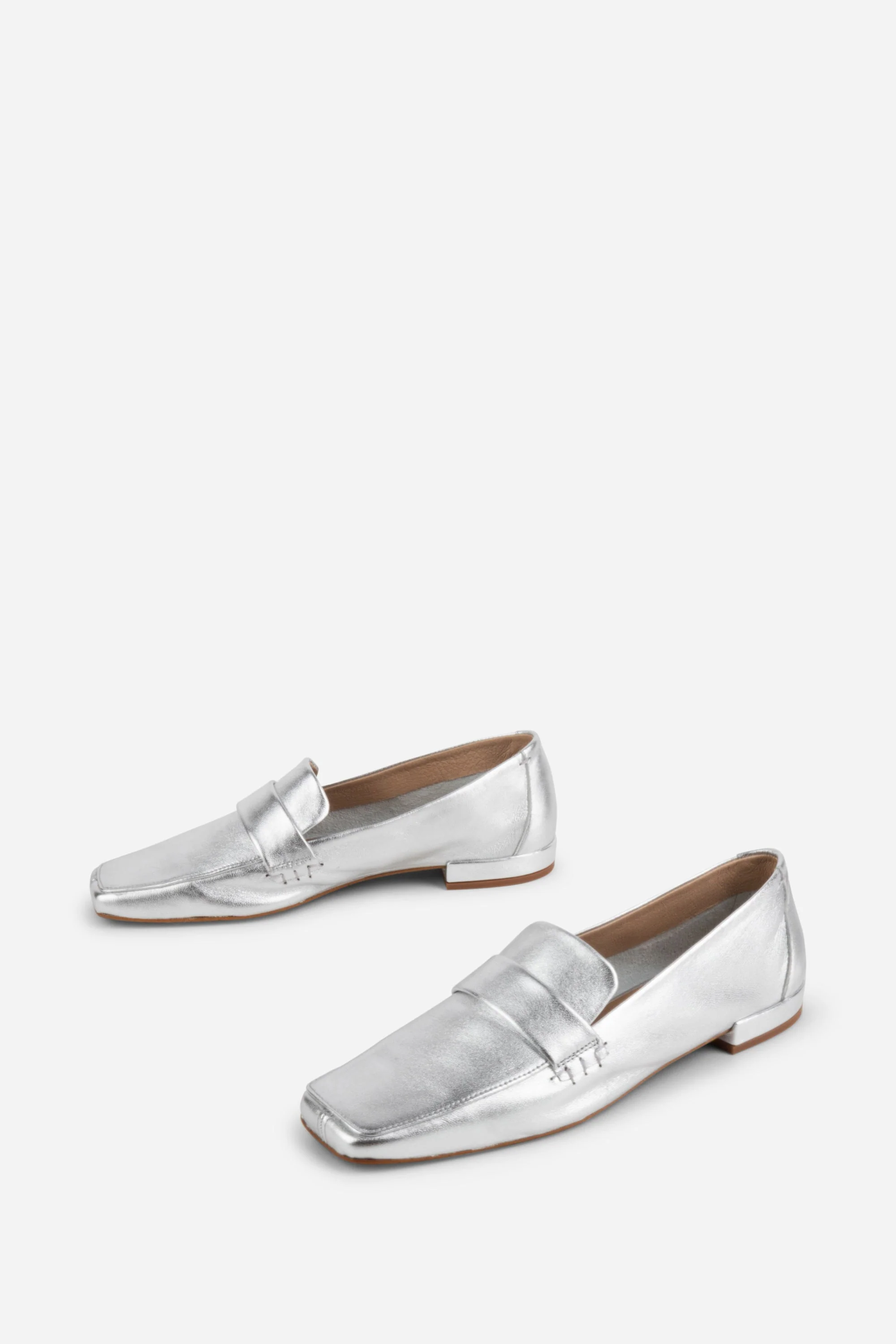 "INTENTIONALLY __________." PINKY LOAFER - Multi - Image 9