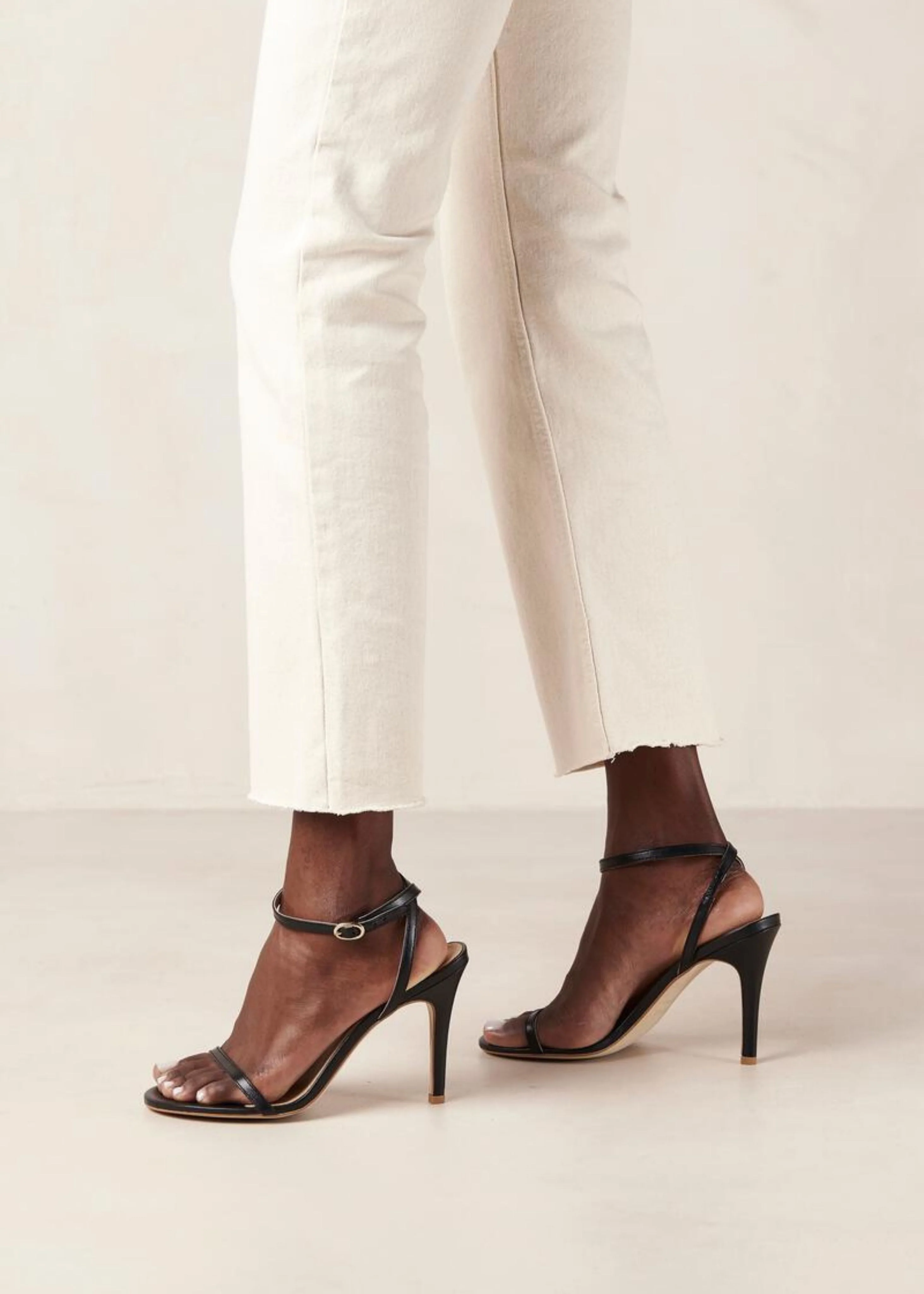 Alohas Otis Leather Sandals - Black - Image 2