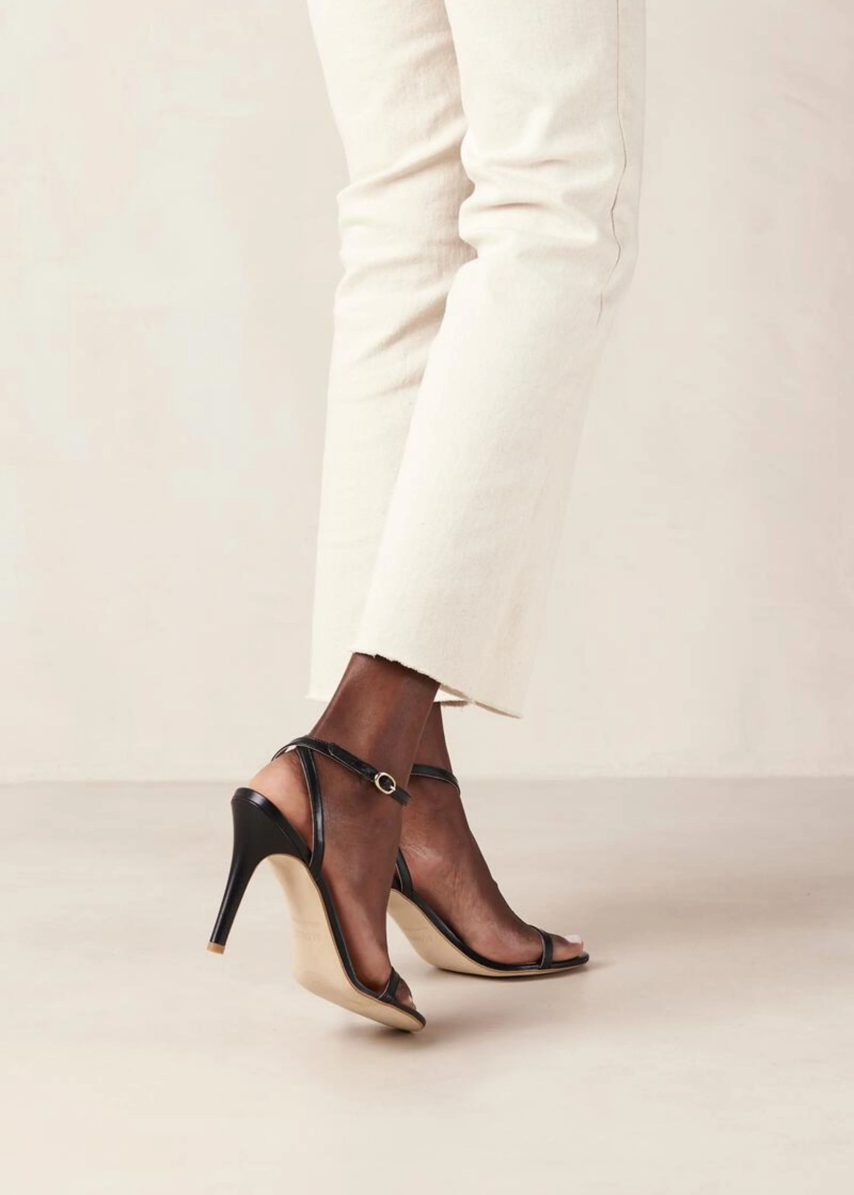 Alohas Otis Leather Sandals - Black - Image 6