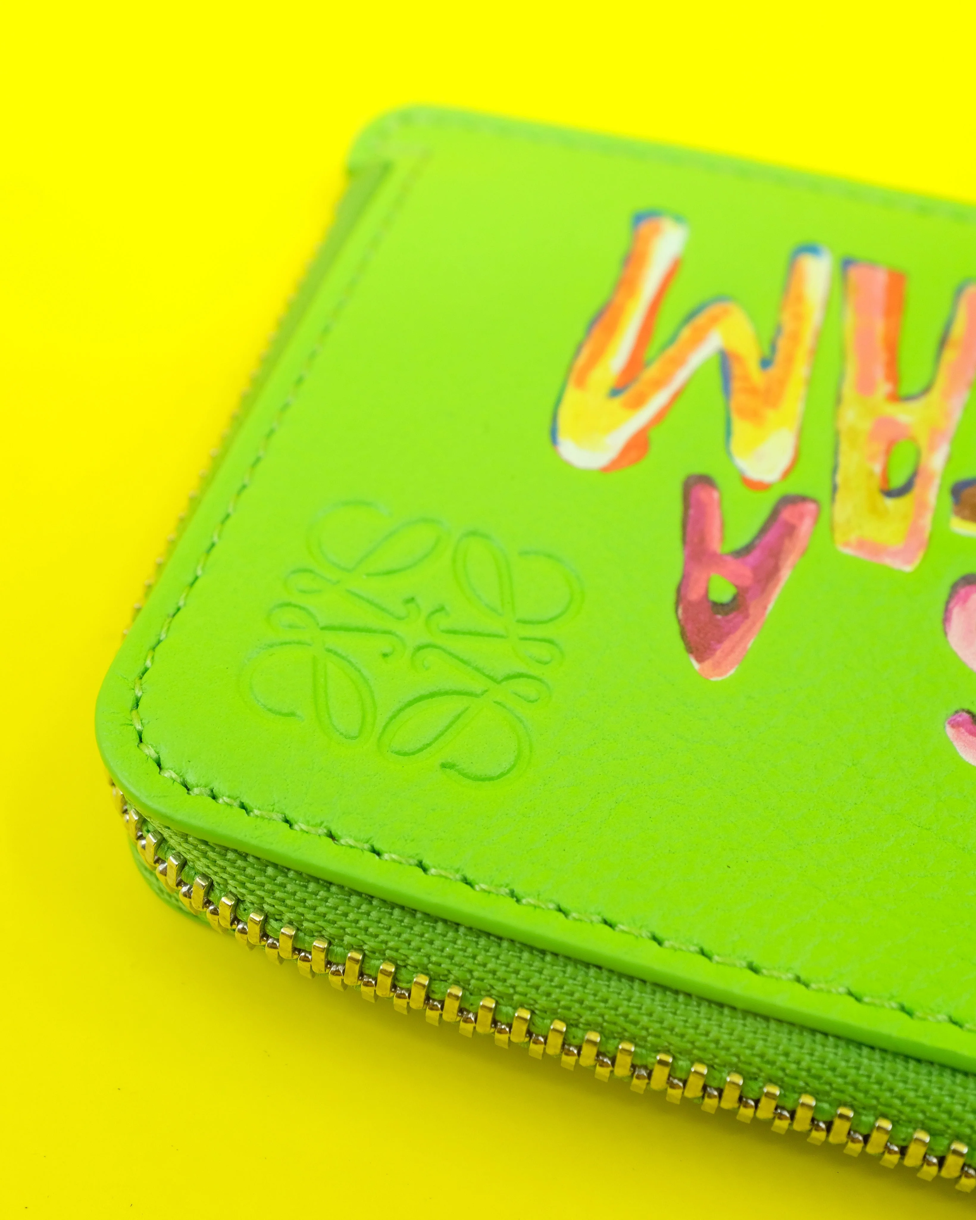 LOEWEDumb As A Dream Painted Calfskin Coin Cardholder - Vivid Green - Image 3