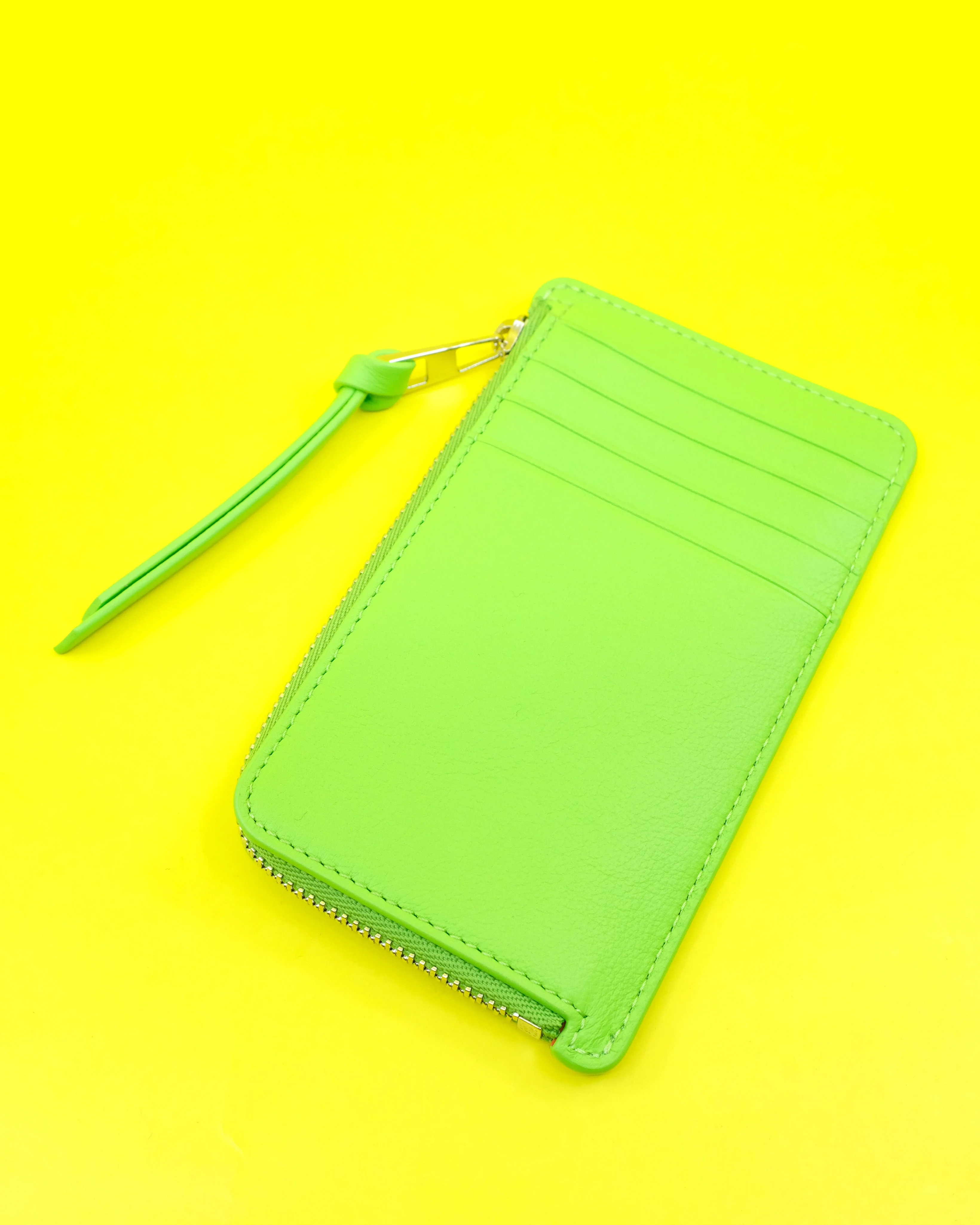 LOEWEDumb As A Dream Painted Calfskin Coin Cardholder - Vivid Green - Image 4