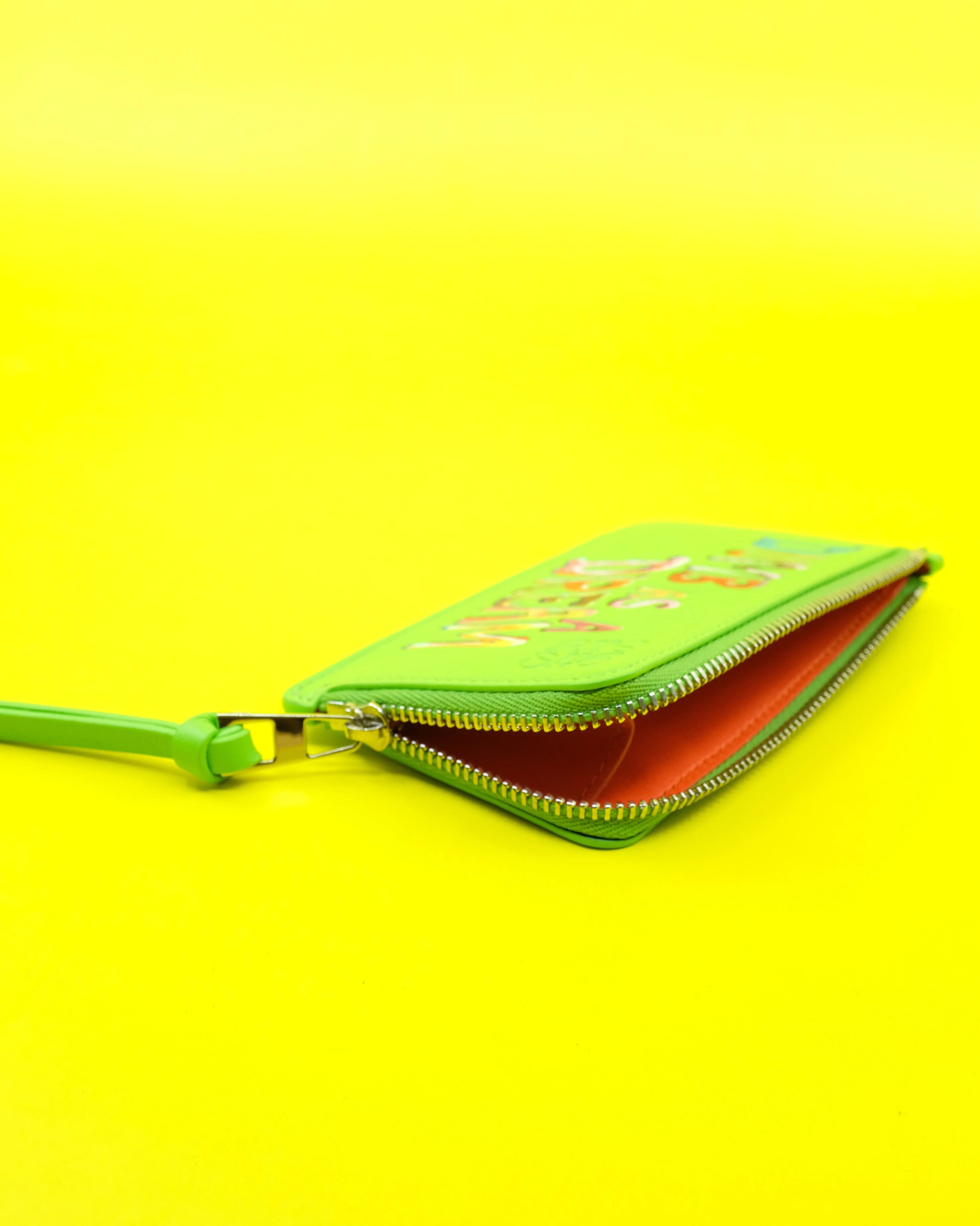 LOEWEDumb As A Dream Painted Calfskin Coin Cardholder - Vivid Green - Image 5