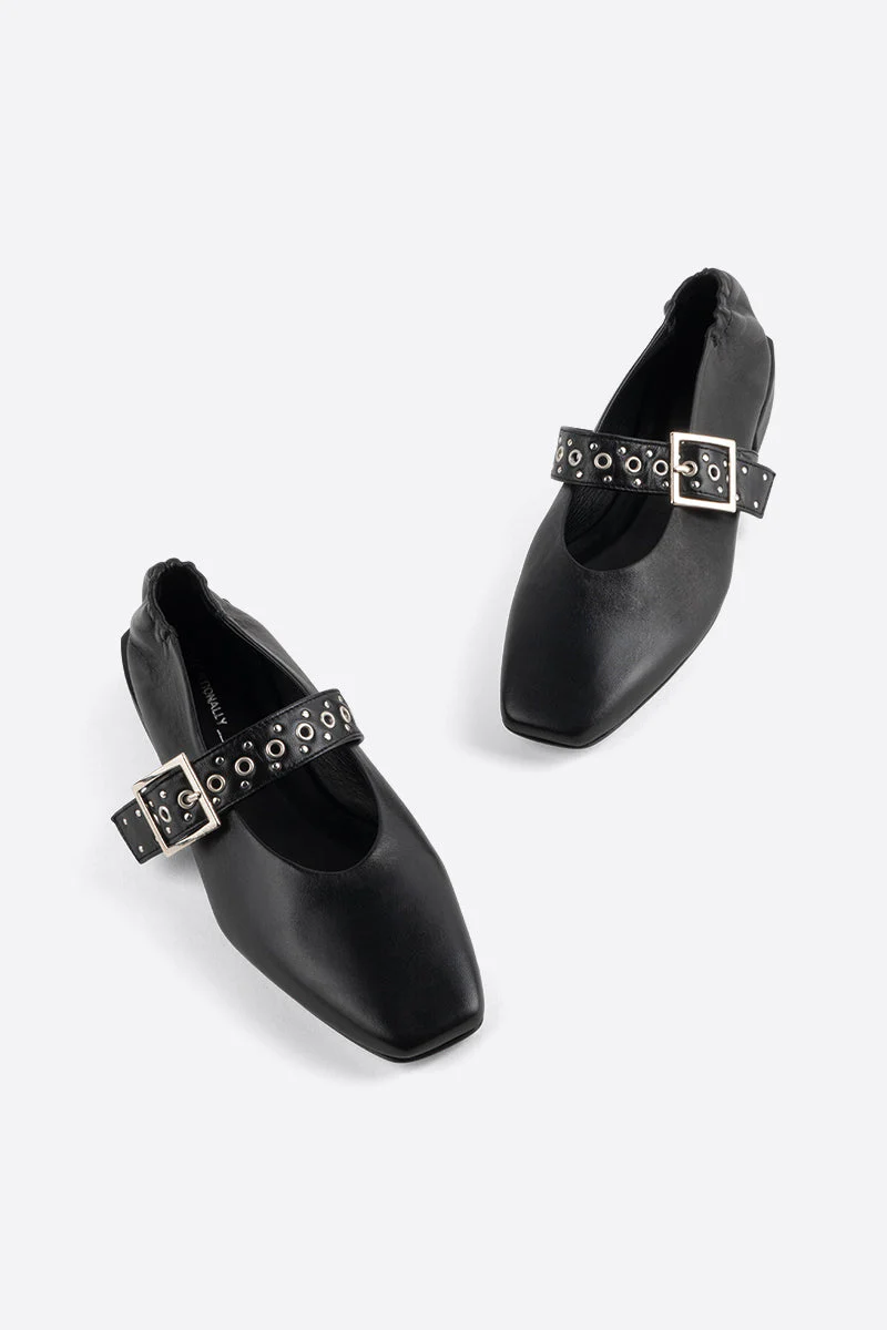 "INTENTIONALLY __________." FORUM MARY JANE - Cream/Black - Image 15