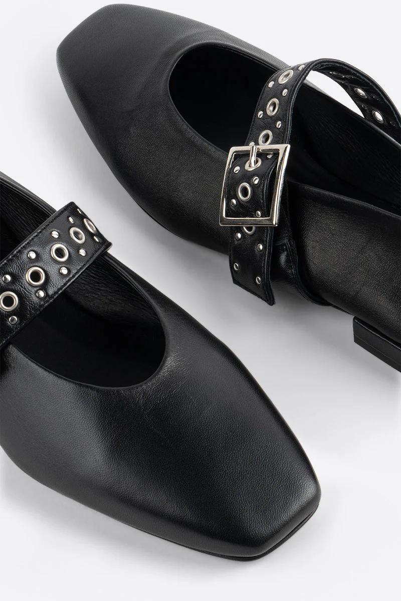 "INTENTIONALLY __________." FORUM MARY JANE - Cream/Black - Image 19