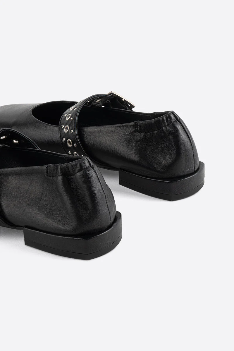 "INTENTIONALLY __________." FORUM MARY JANE - Cream/Black - Image 20