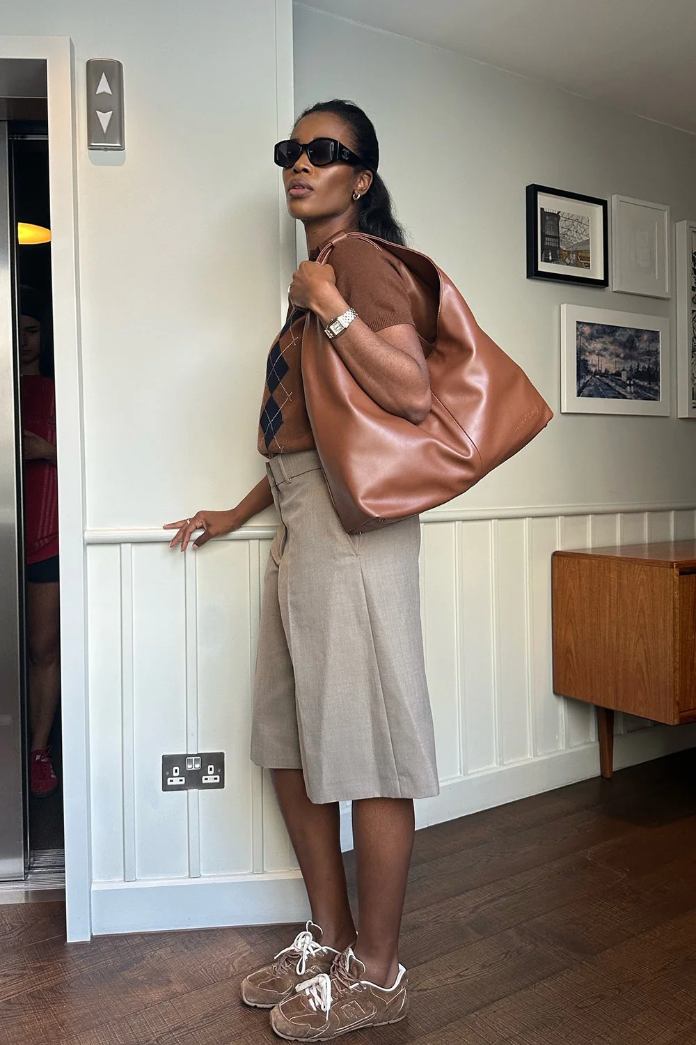 House of Sunny The Big Sling Bag - Chocolate - Image 7