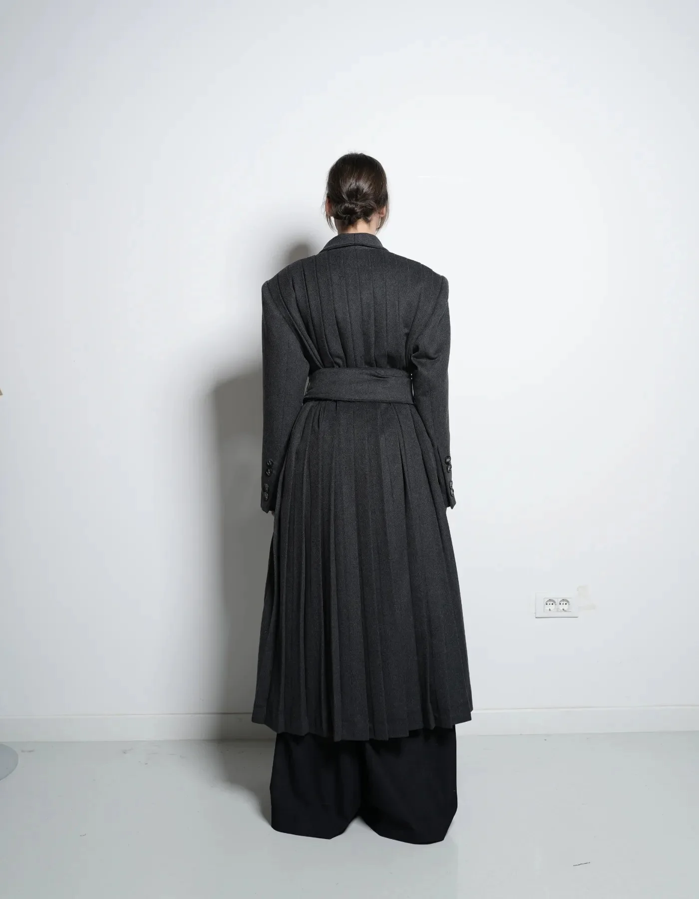 MAET ASURA Cashmere Coat - Dark Grey - Image 4