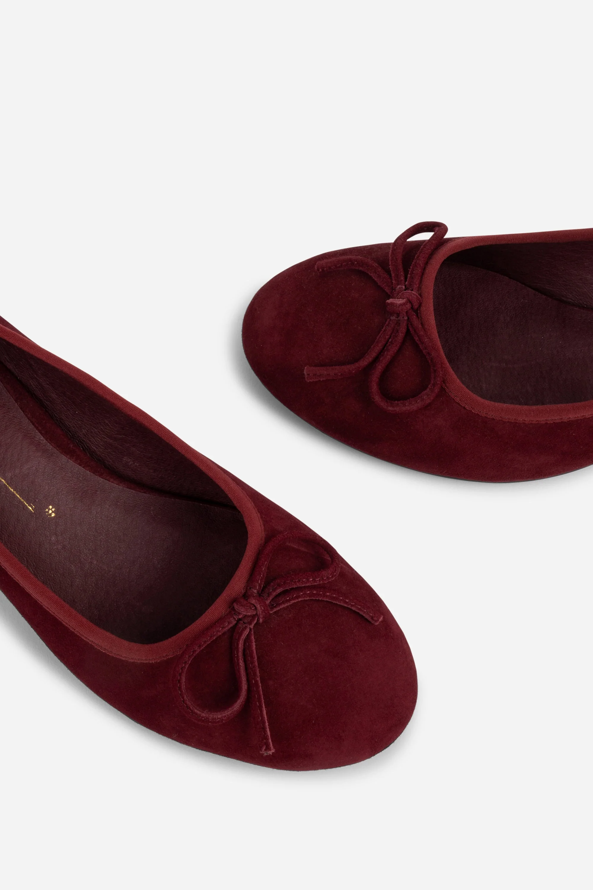 "INTENTIONALLY __________." BINA SUEDE KITTEN HEEL - MERLOT/Black - Image 9