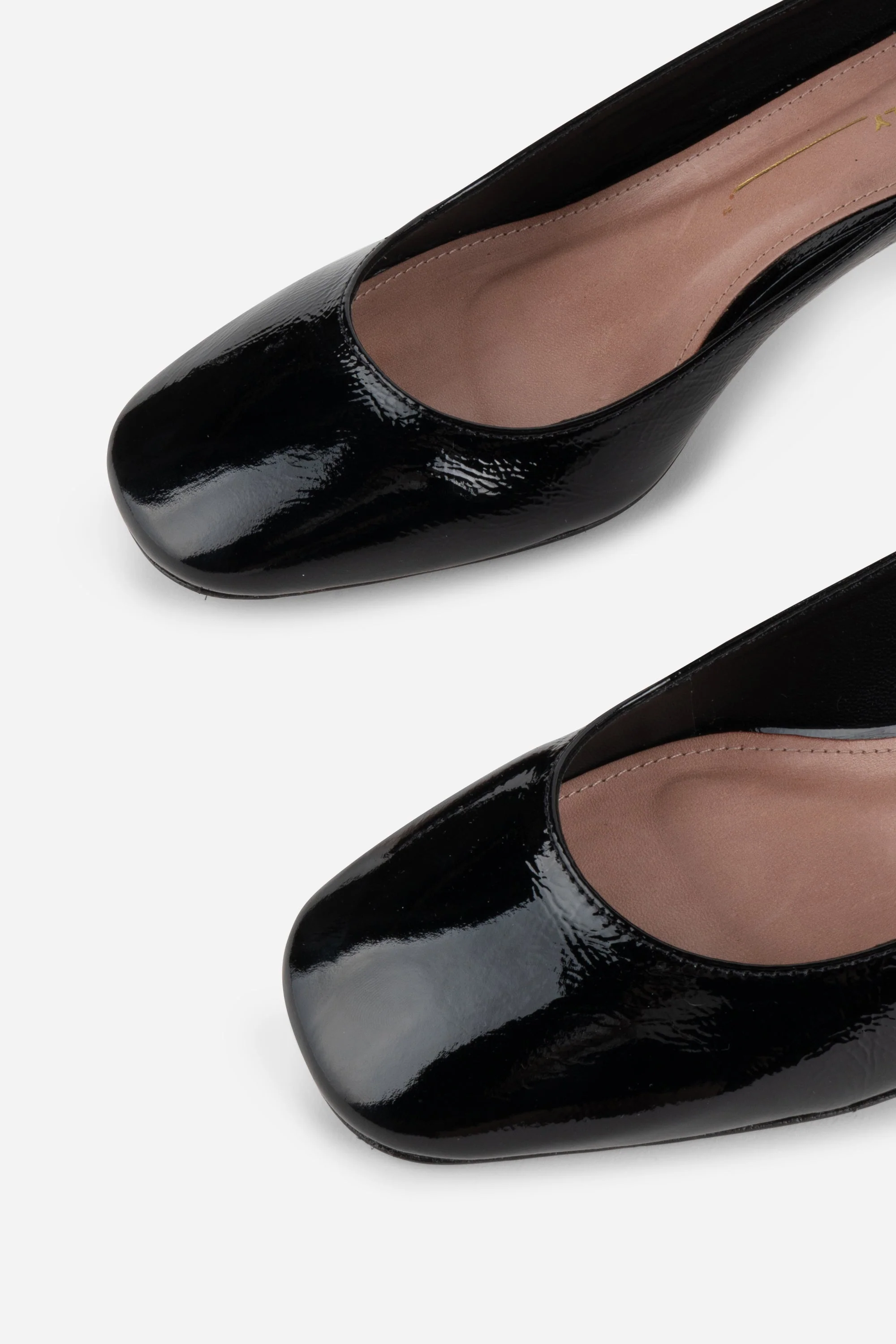 "INTENTIONALLY __________." WYLDE ANKLE STRAP HEEL - Black/White - Image 4