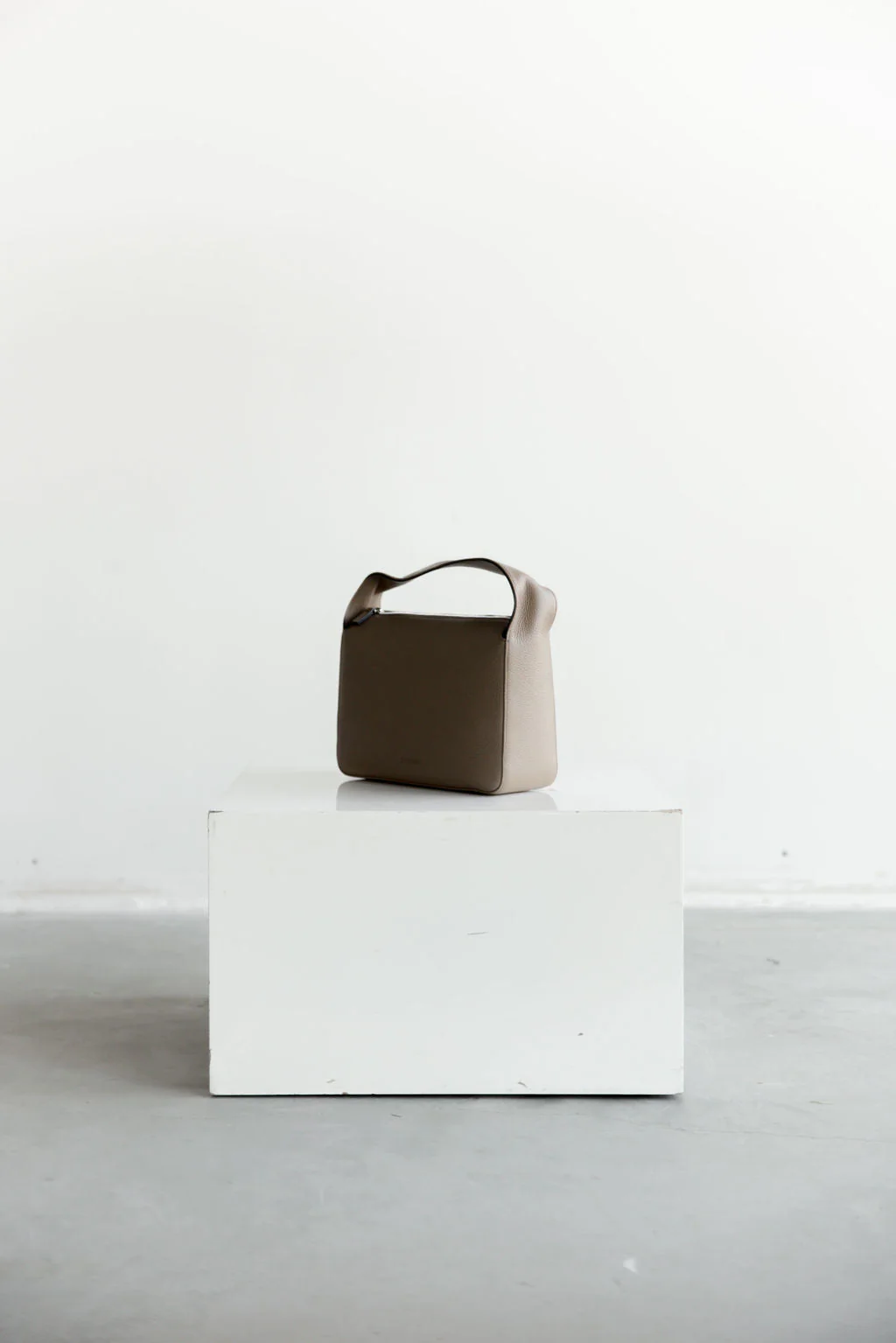 The Horse Mae Bag - Taupe - Image 11