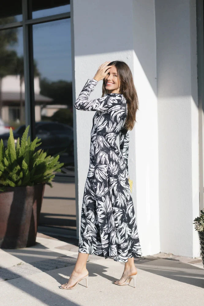 Farm Rio Midi Dress - Bossa Banana Black - Image 2