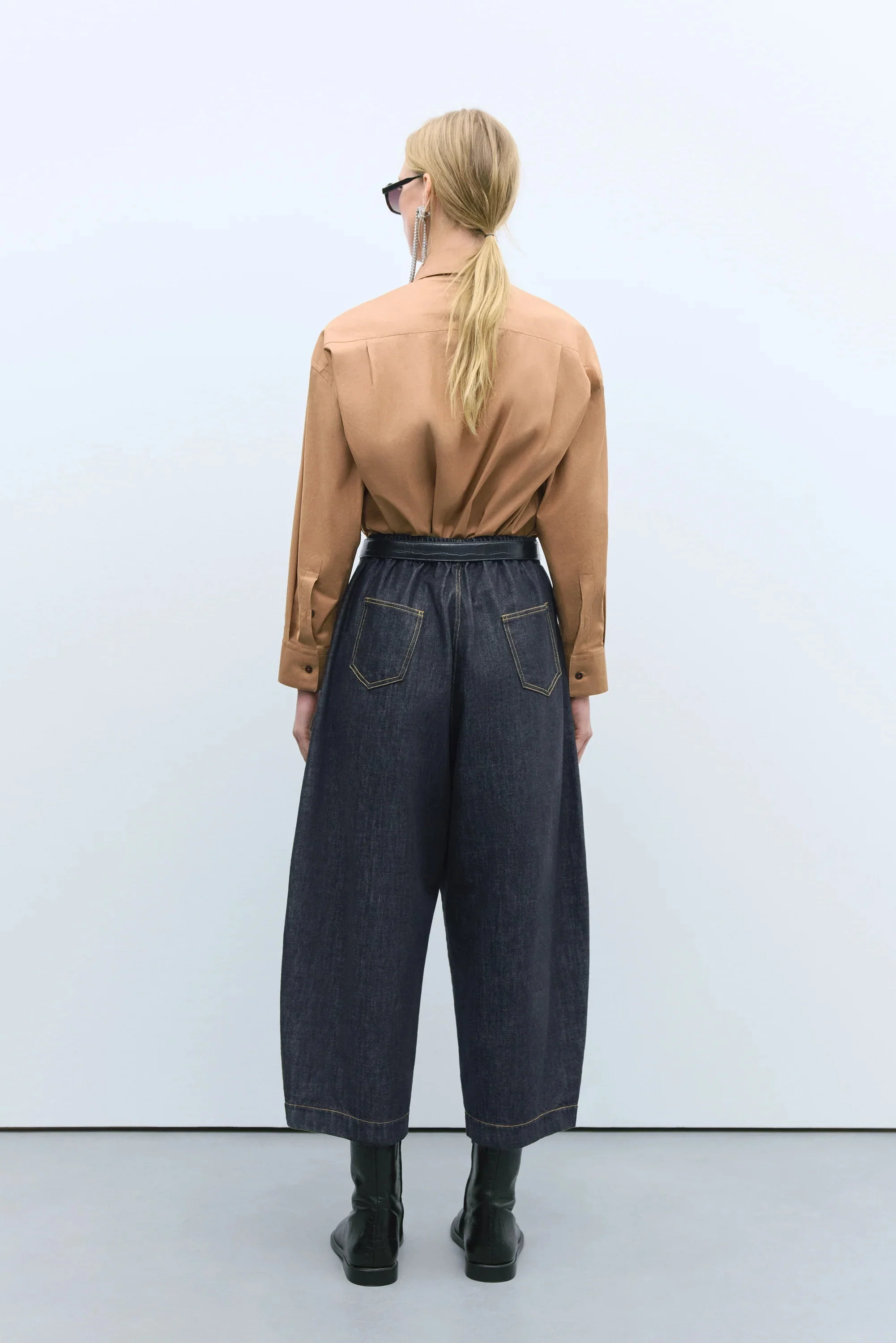 Cordera Denim Curved Pants - Black - Image 2