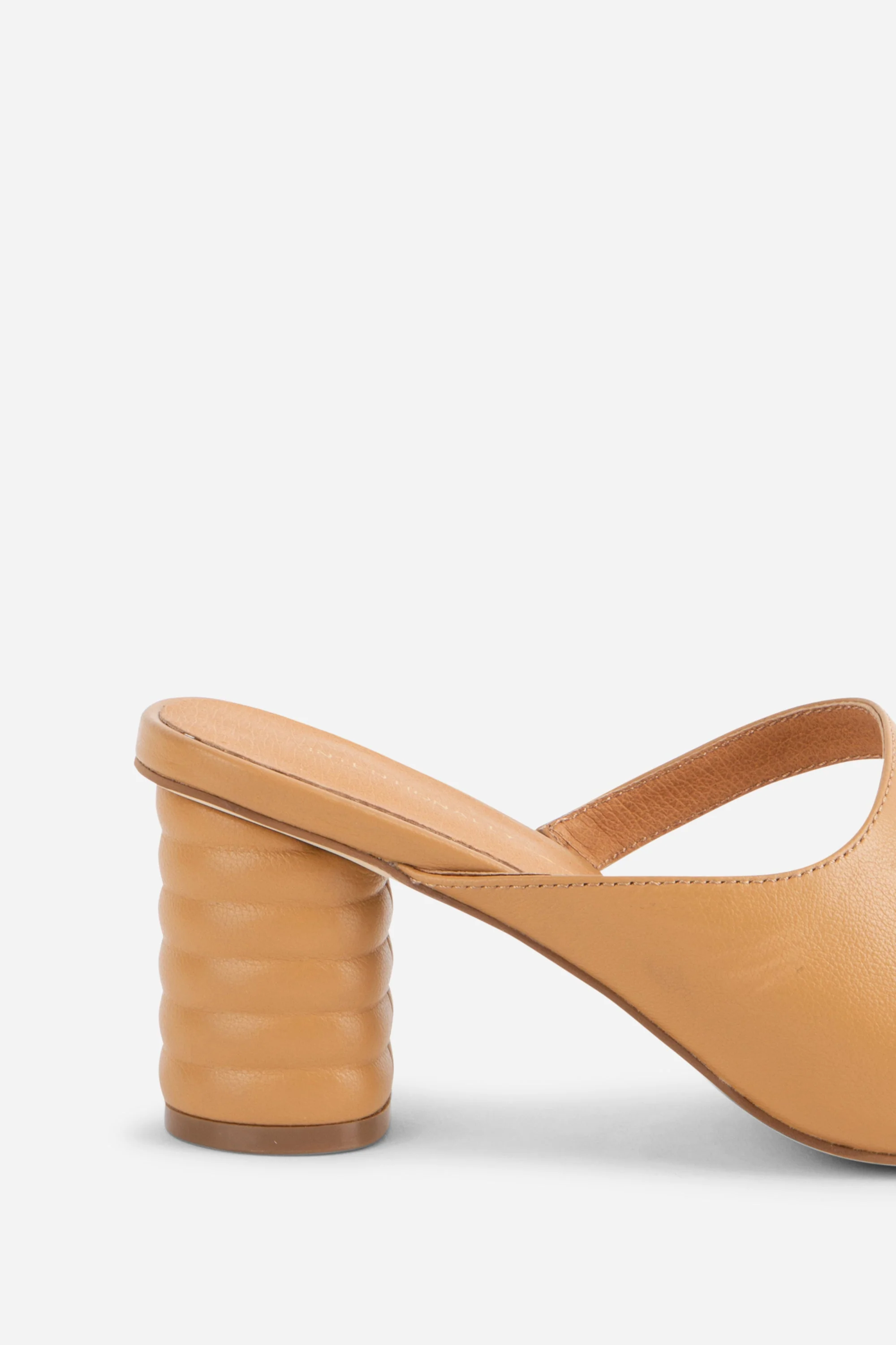 "INTENTIONALLY __________." Kompass Heel - Black/Camel - Image 10
