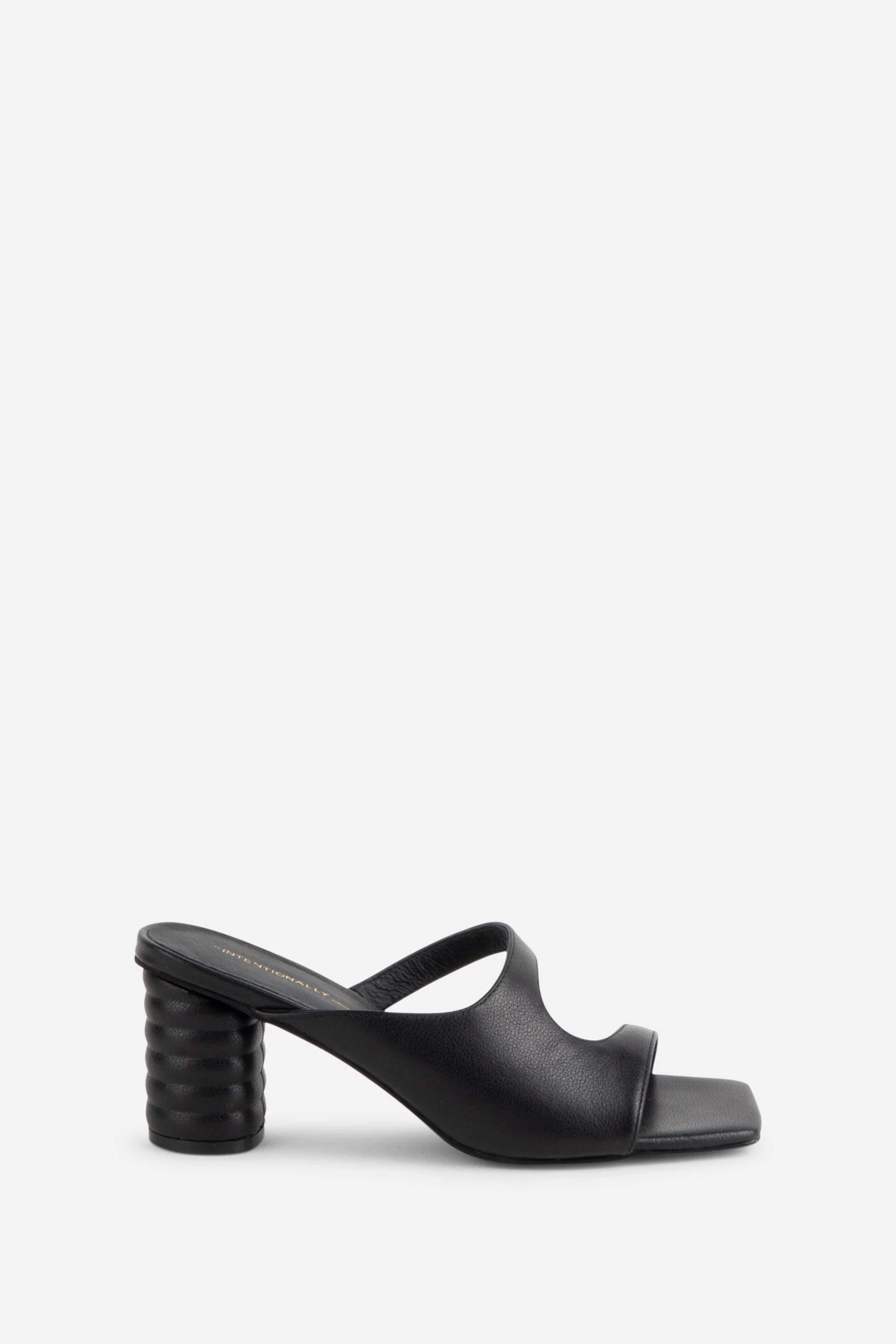 "INTENTIONALLY __________." Kompass Heel - Black/Camel - Image 6