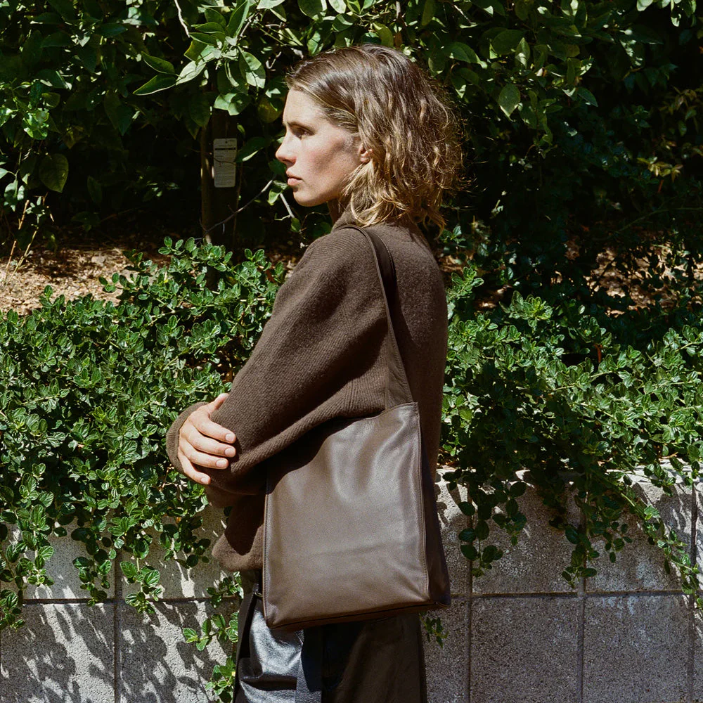 ARE Studio Towne Shoulder Bag - Black - Image 2