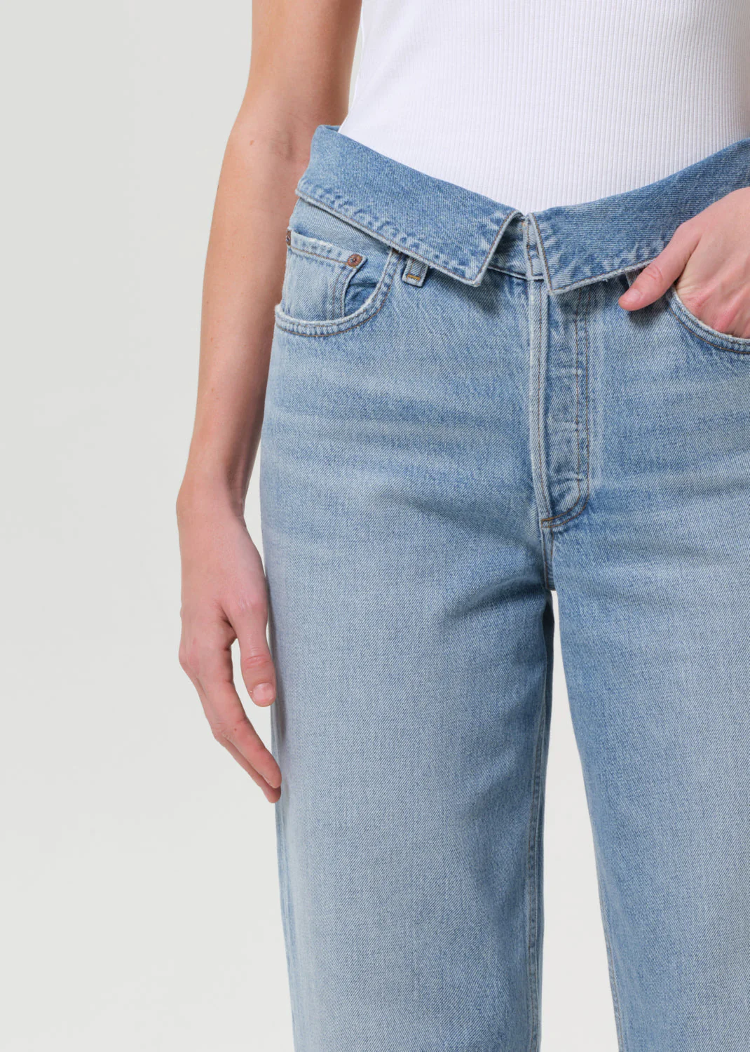 AGOLDE Echo Taper Jean - Syllable Pale Vintage Indigo - Image 8