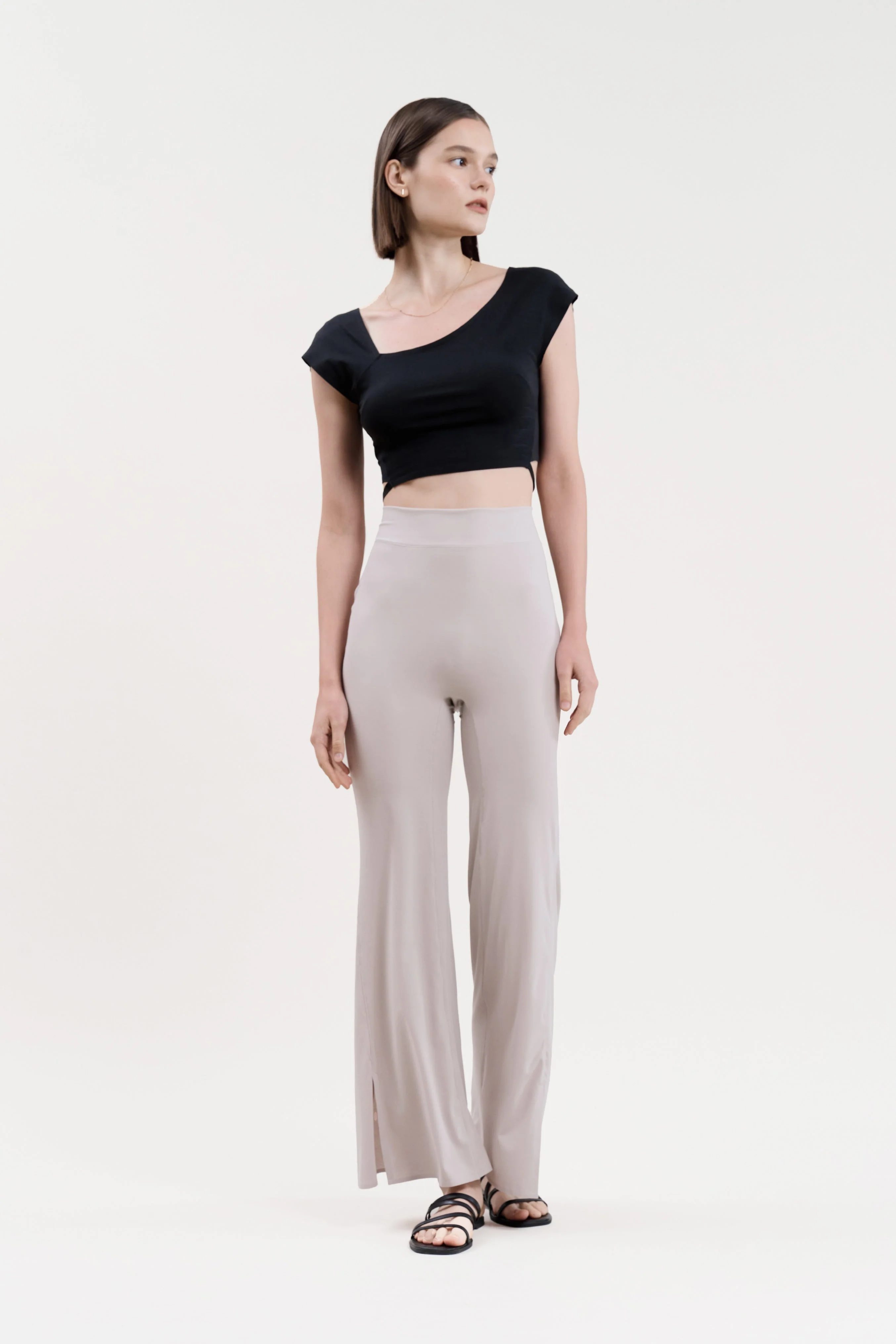 HUNDR. Fitted Cropped Top - Image 6