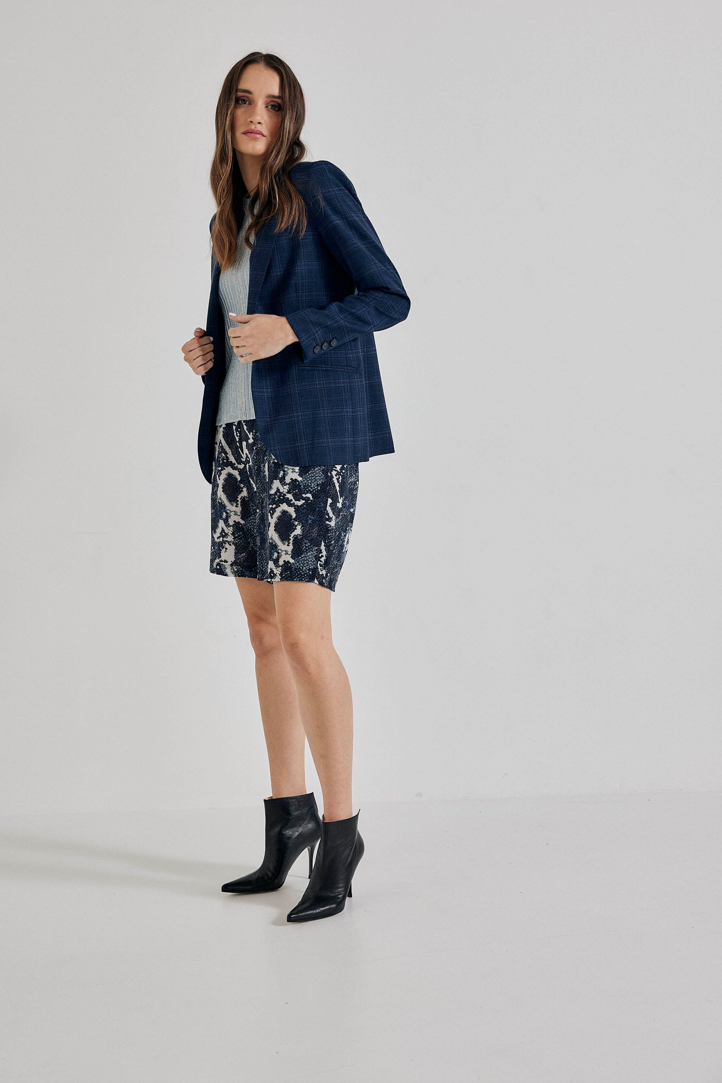 Lindsay Nicholas New York Freya Short - Image 2