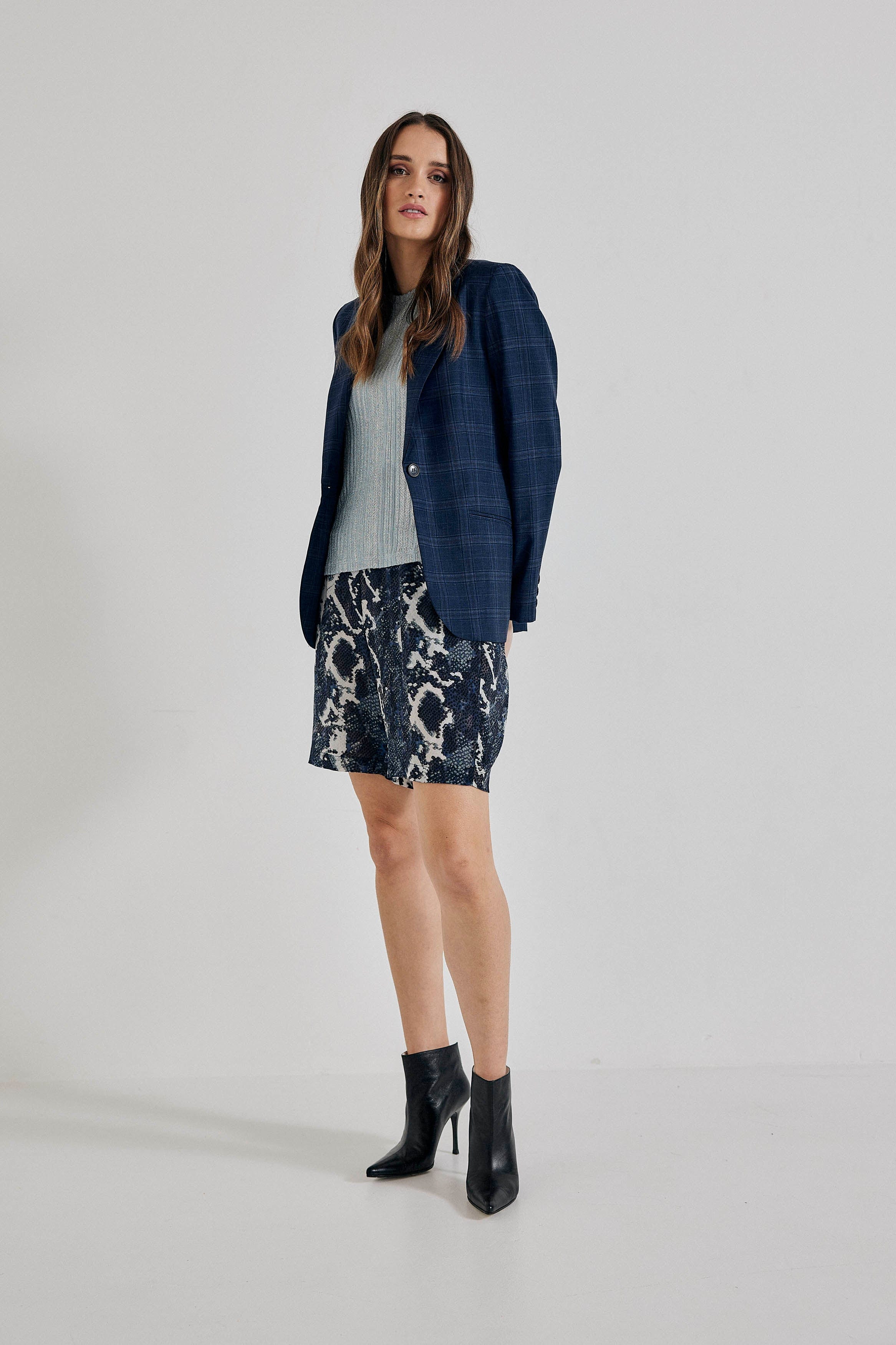 Lindsay Nicholas New York Freya Short - Image 3