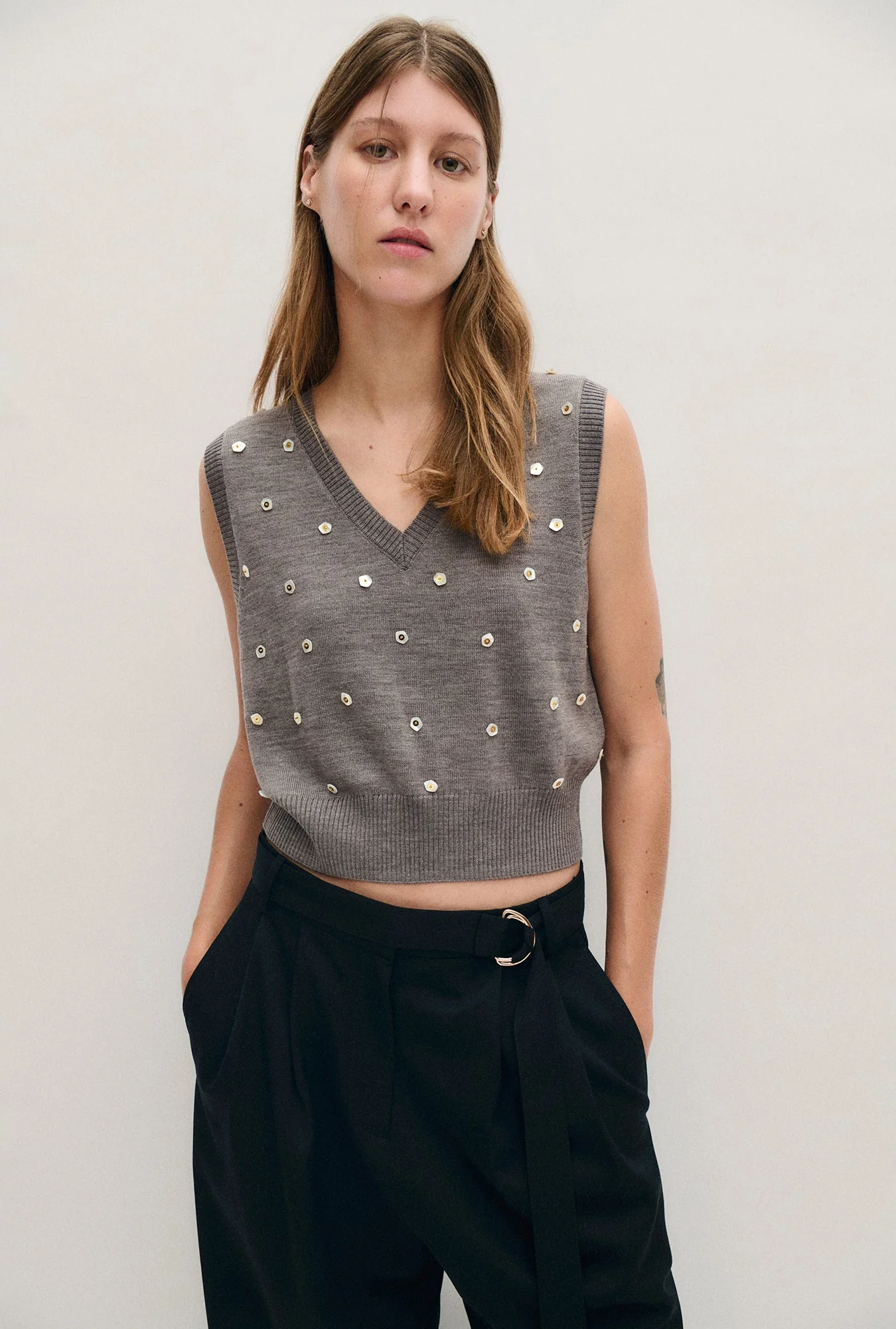 Silk Laundry V-Neck Sweater Vest - Pearl - Image 2