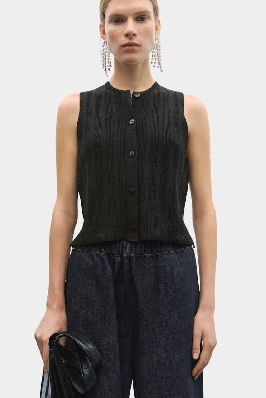 Cordera Merino Wool Ribbed Waistcoat - Black - Image 2