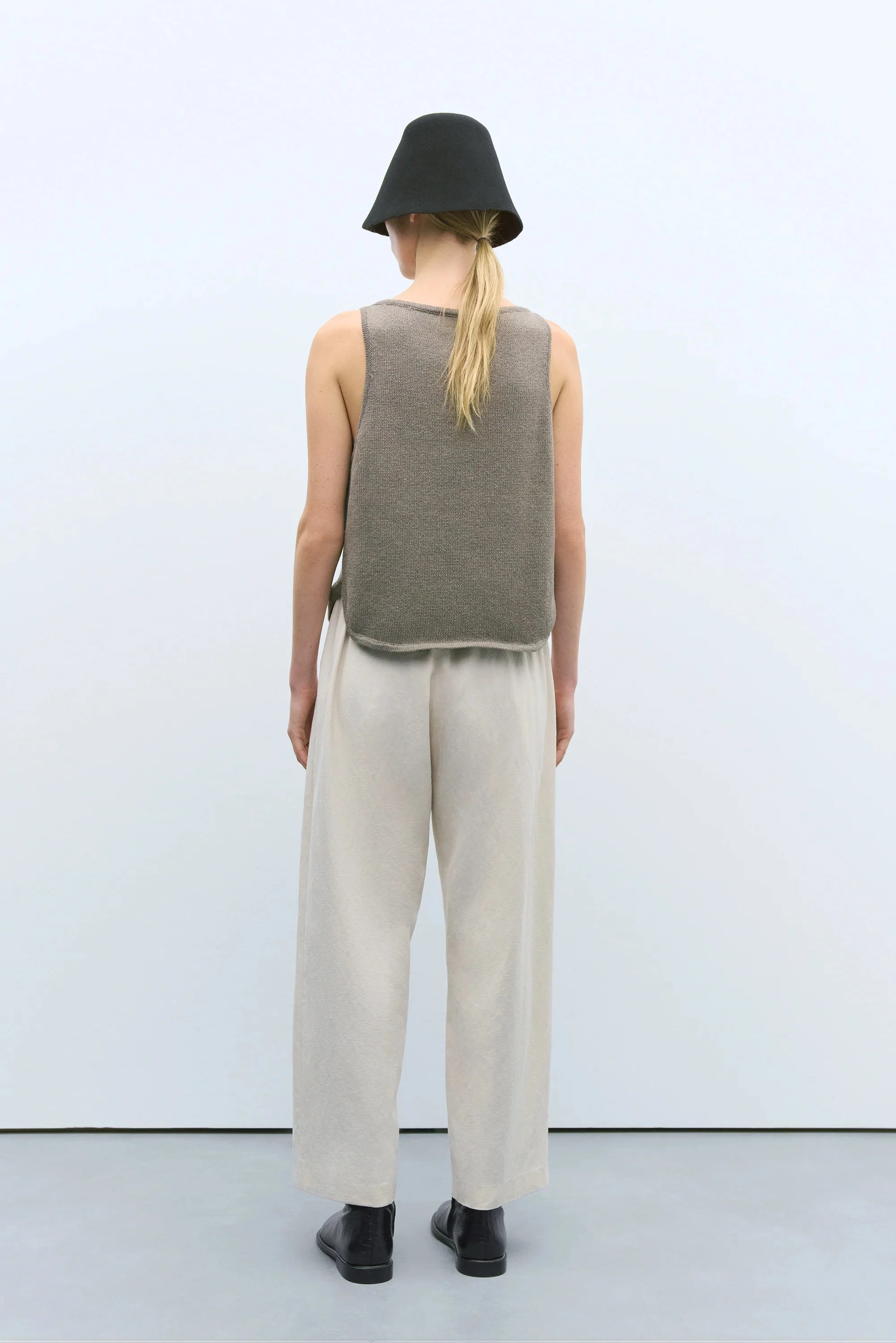 Cordera Boat Neck Waistcoat - Image 3