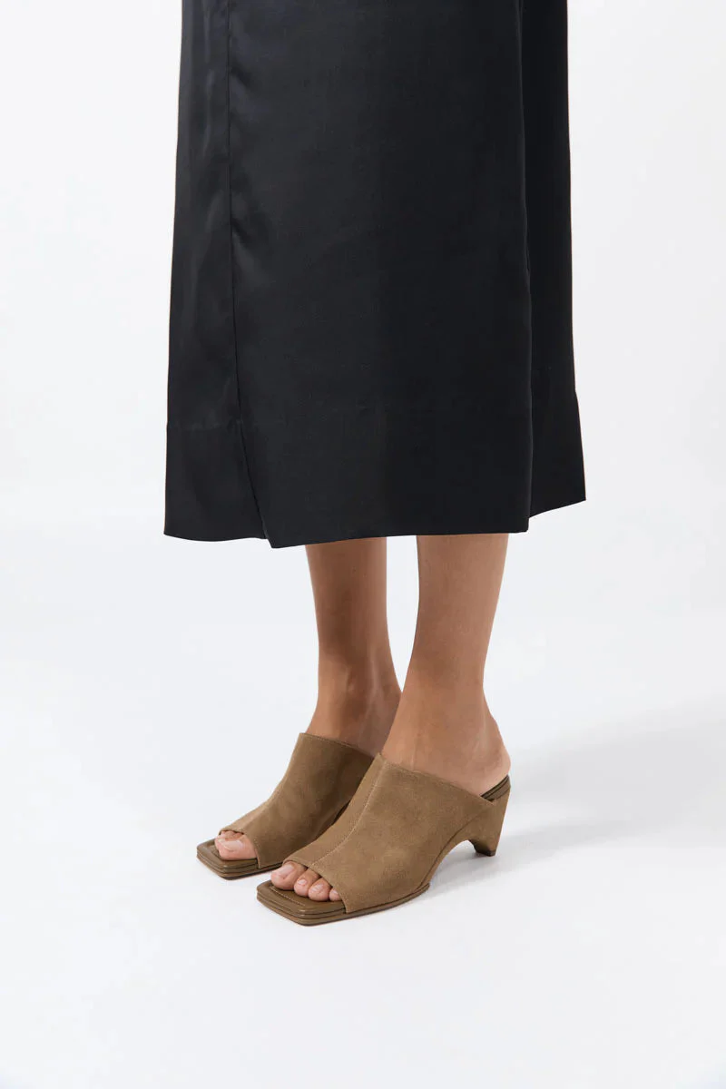St. Agni Suede Arc Wedge - Image 4