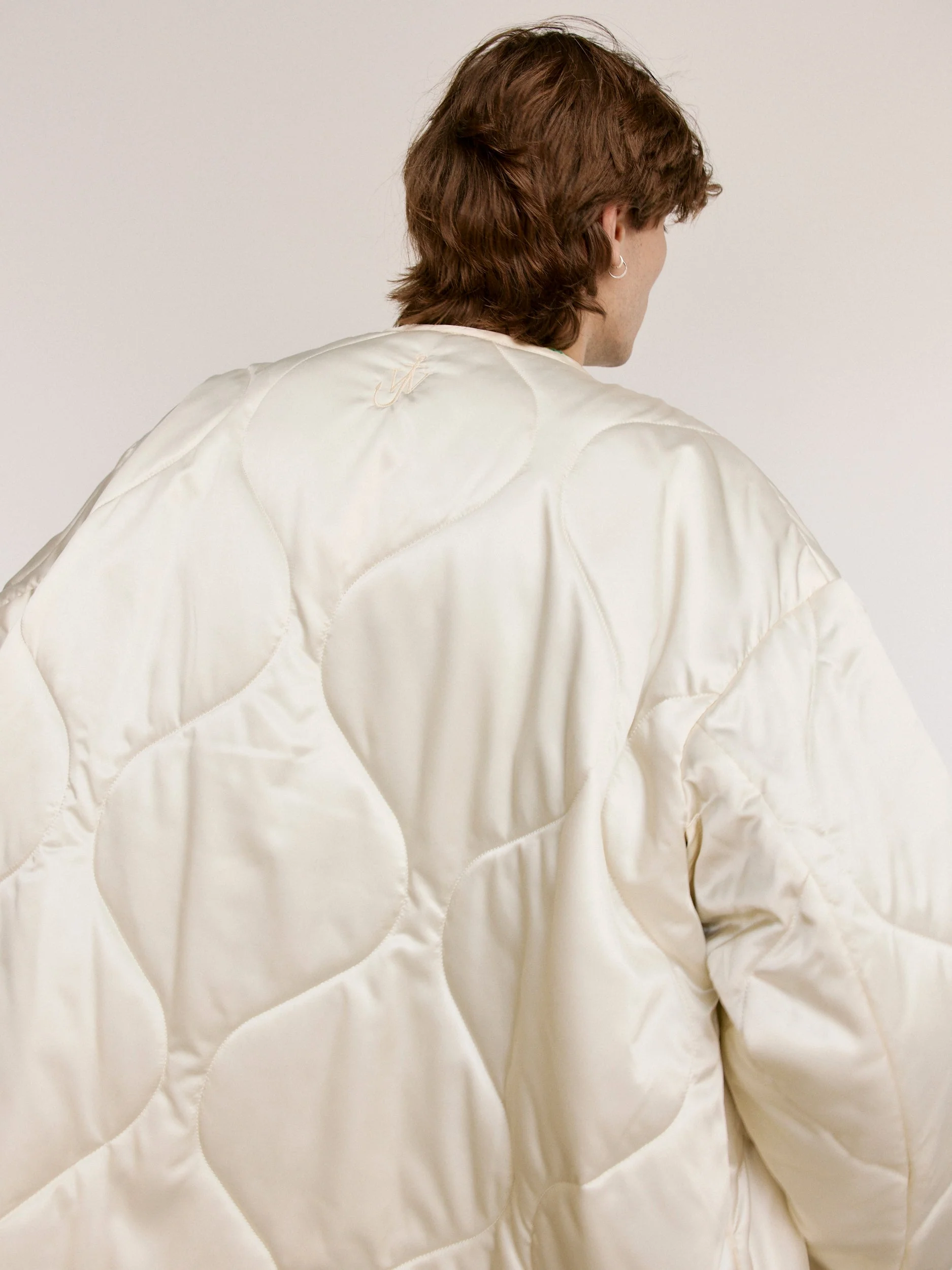 JW ANDERSON Ivory Nylon Oversized Quilted Jacket - Image 4