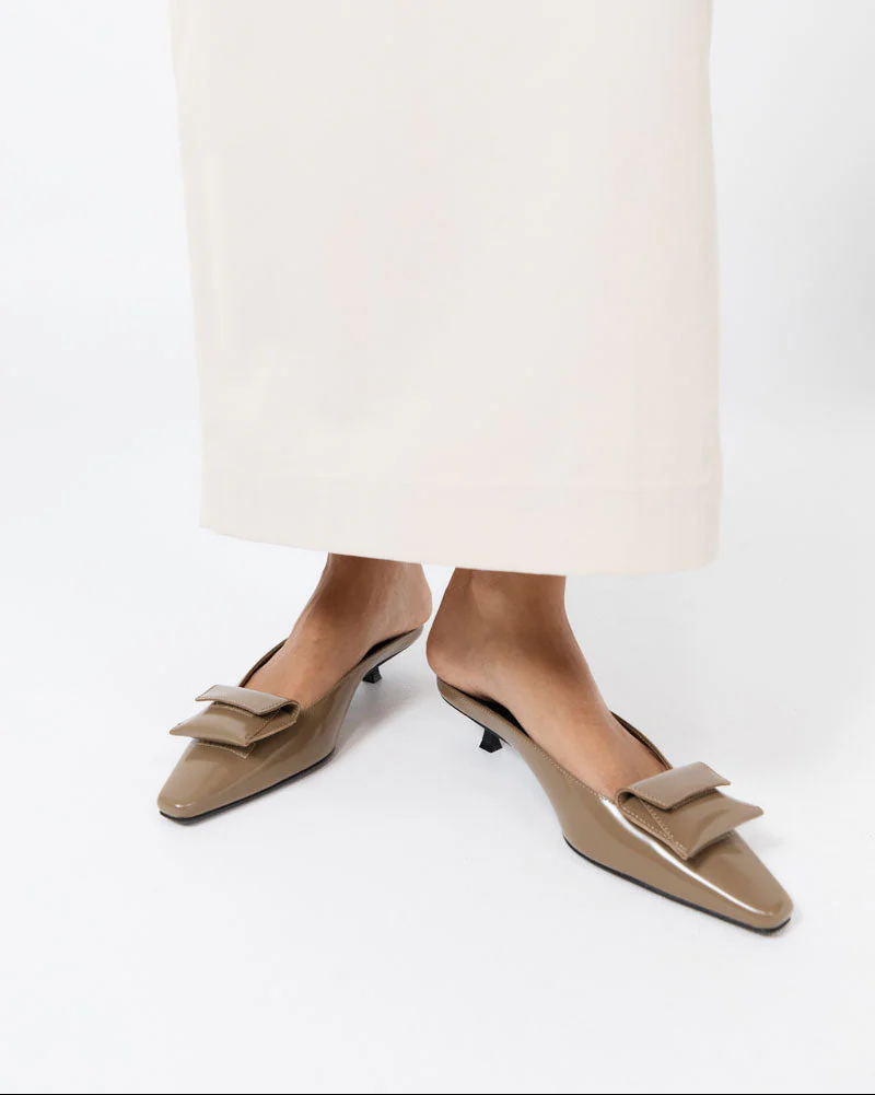 St. Agni Petit Pouch Heel - Image 4